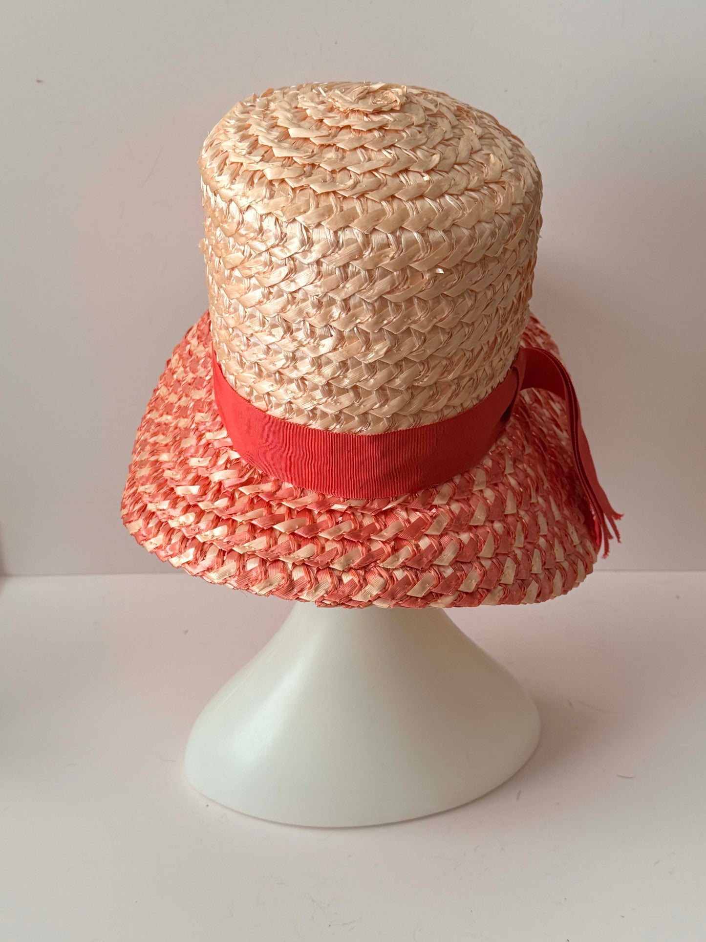 1950s Raffia Straw Colorblock Hat – Coral Pink & Natural Straw Boater Style Summer Hat