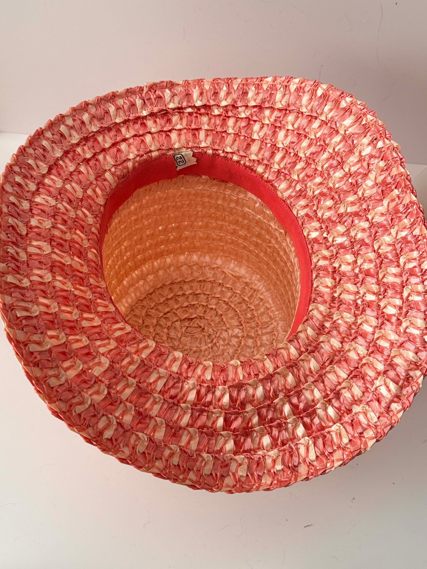 1950s Raffia Straw Colorblock Hat – Coral Pink & Natural Straw Boater Style Summer Hat