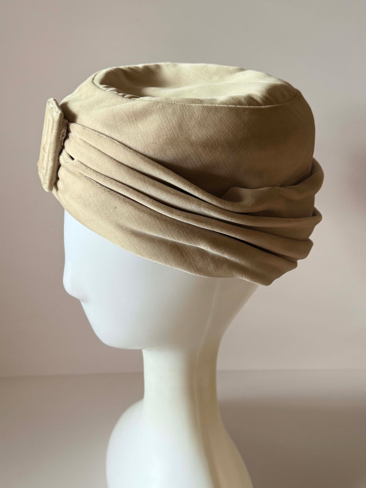 Vintage 1950s Velvet Turban Hat | Champagne Beige Draped Buckle Hat | Mid Century Cocktail Hat