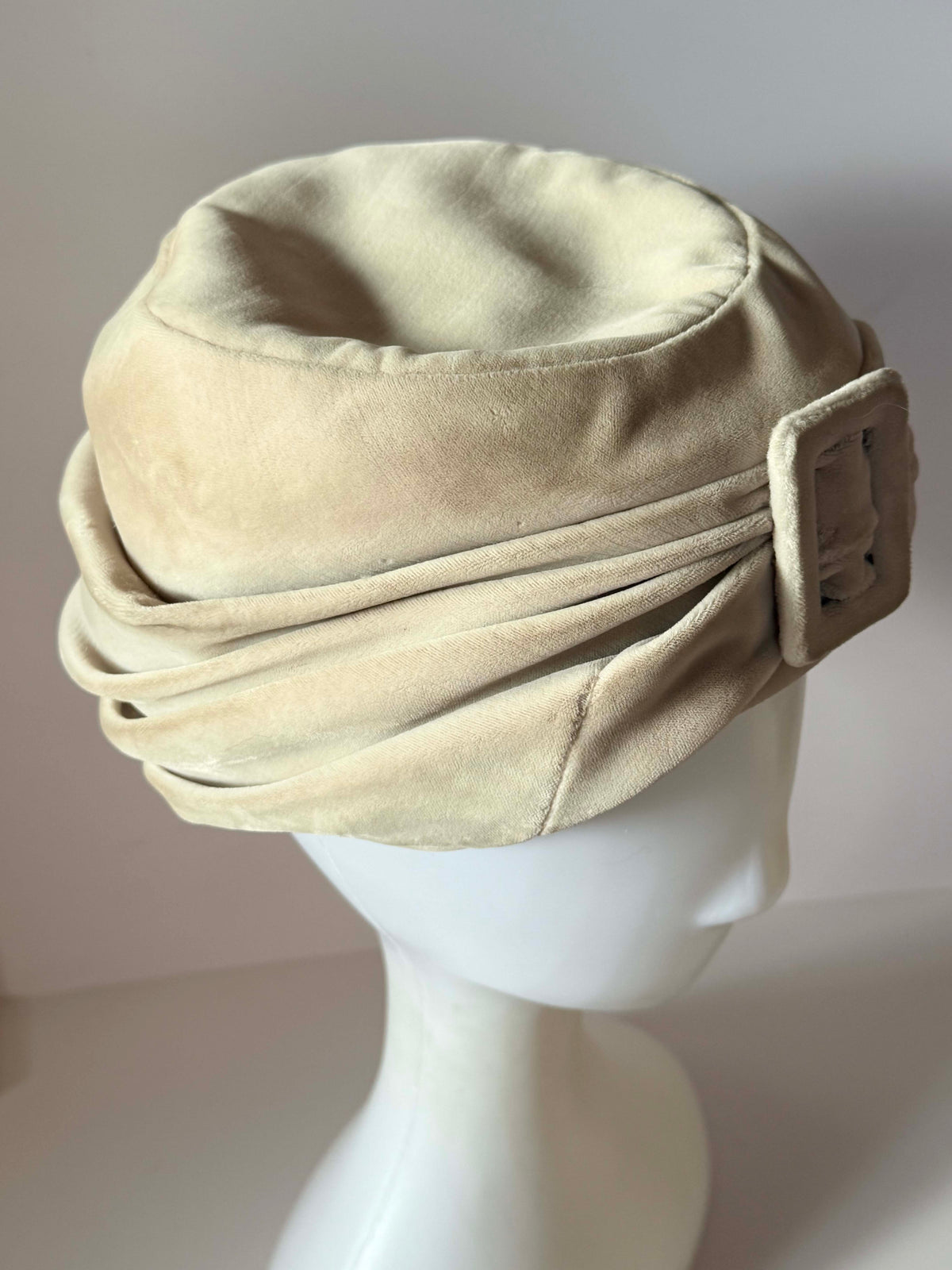 Vintage 1950s Velvet Turban Hat | Champagne Beige Draped Buckle Hat | Mid Century Cocktail Hat