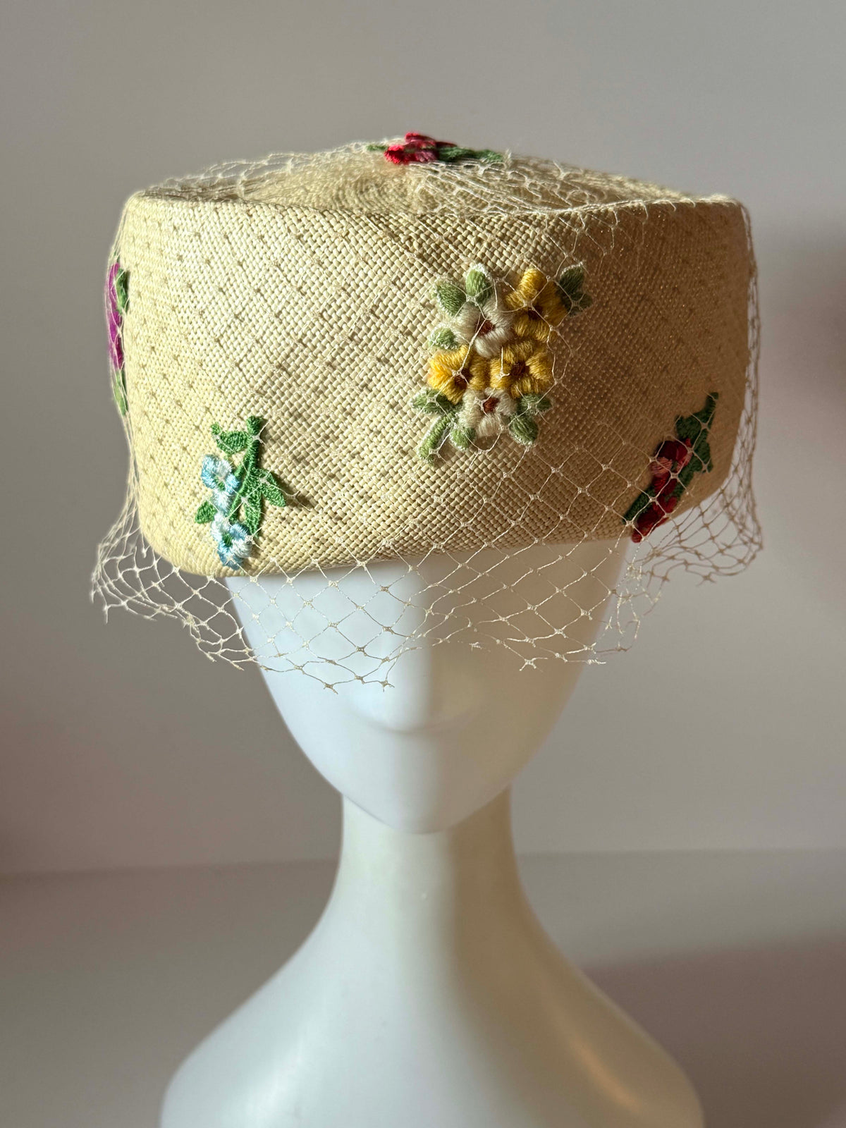 Vintage 1950s Valerie Modes Hat | Embroidered Floral Pillbox | Ivory Straw Veiled Hat