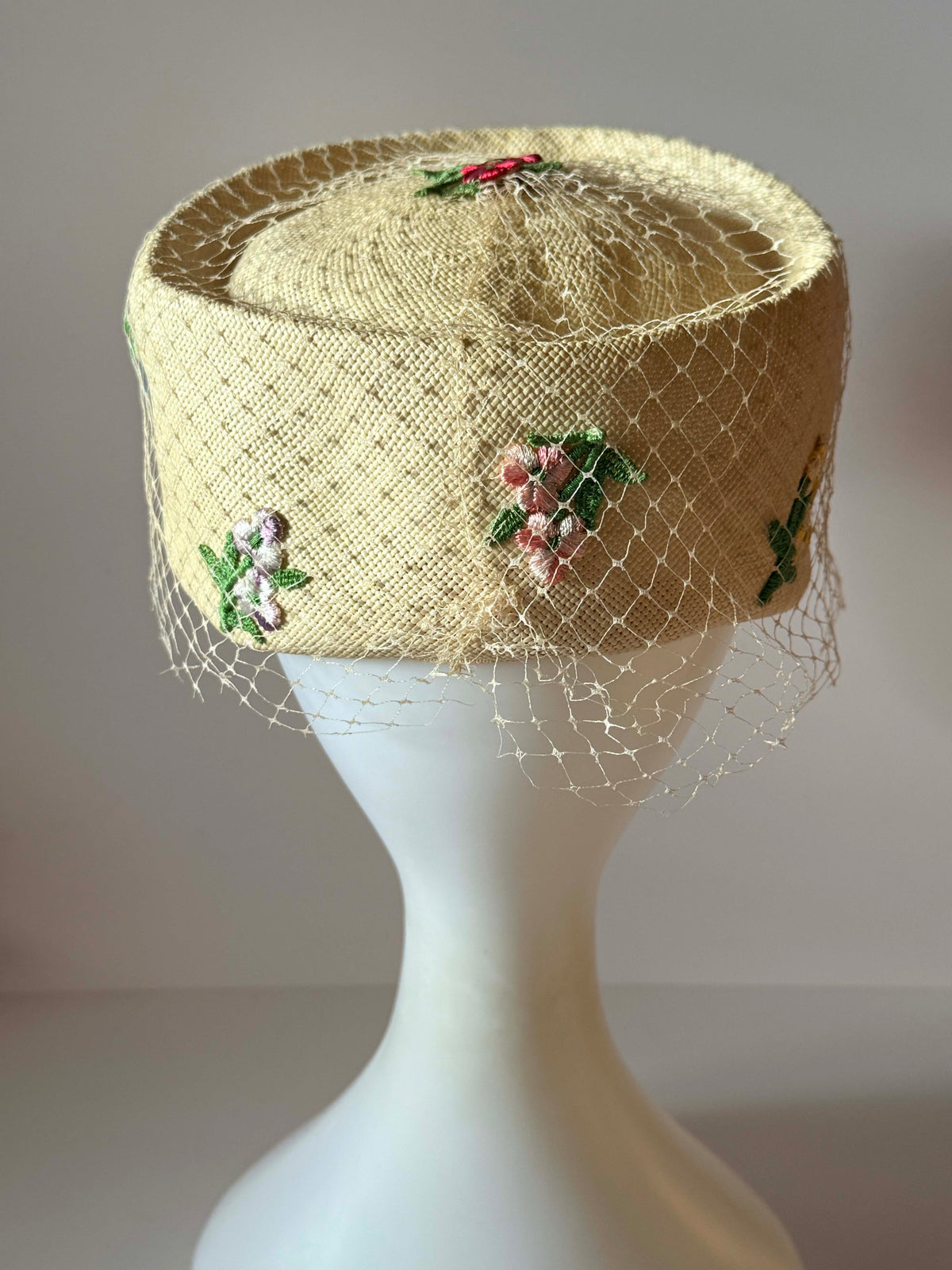 Vintage 1950s Valerie Modes Hat | Embroidered Floral Pillbox | Ivory Straw Veiled Hat