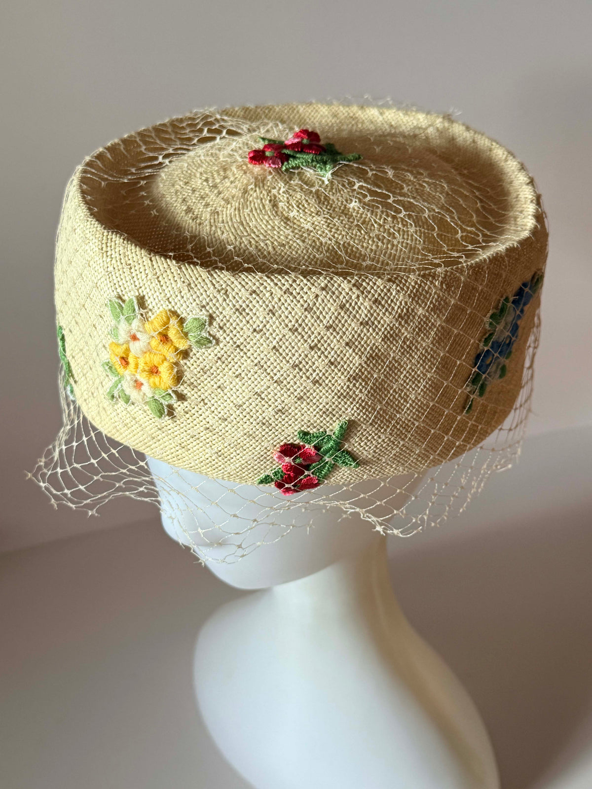 Vintage 1950s Valerie Modes Hat | Embroidered Floral Pillbox | Ivory Straw Veiled Hat