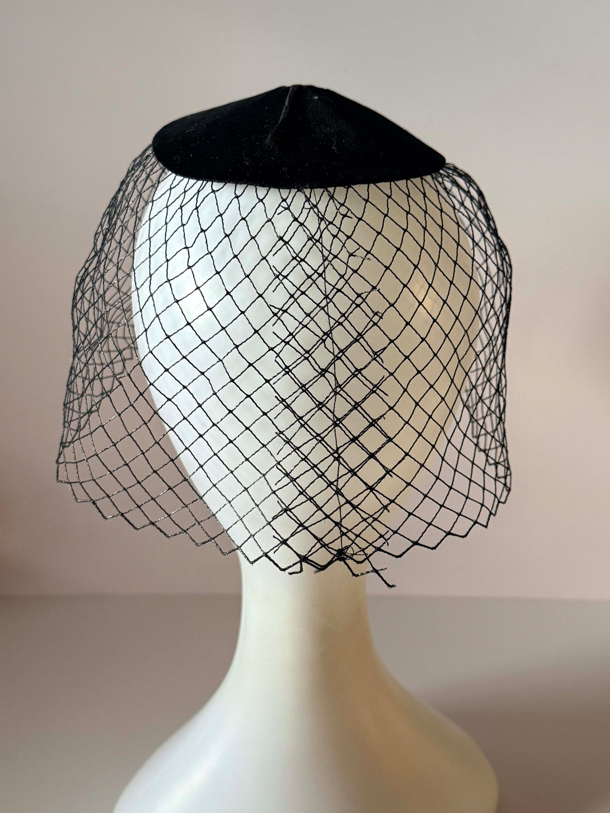Vintage 1950s Black Veiled Fascinator Hat | Velvet Gothic Bridal Hat | Rose Face Veil Mourning Style Hat