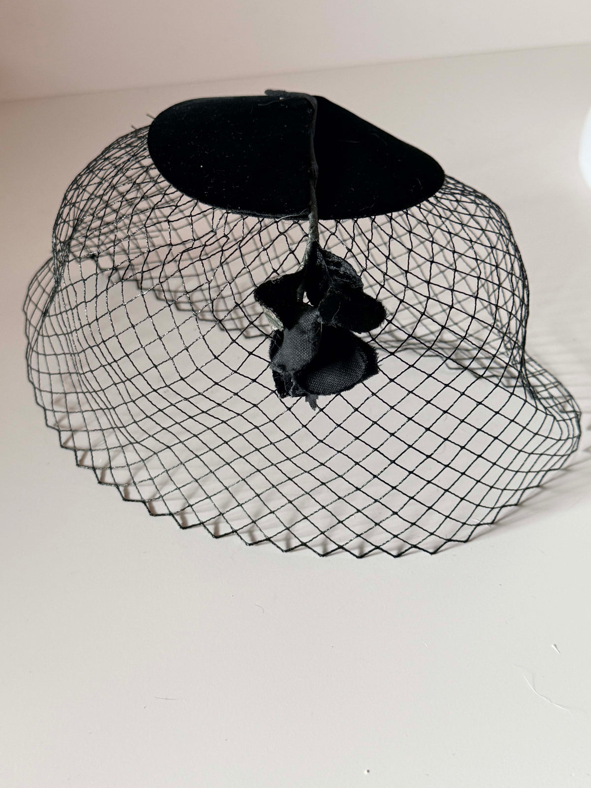 Vintage 1950s Black Veiled Fascinator Hat | Velvet Gothic Bridal Hat | Rose Face Veil Mourning Style Hat