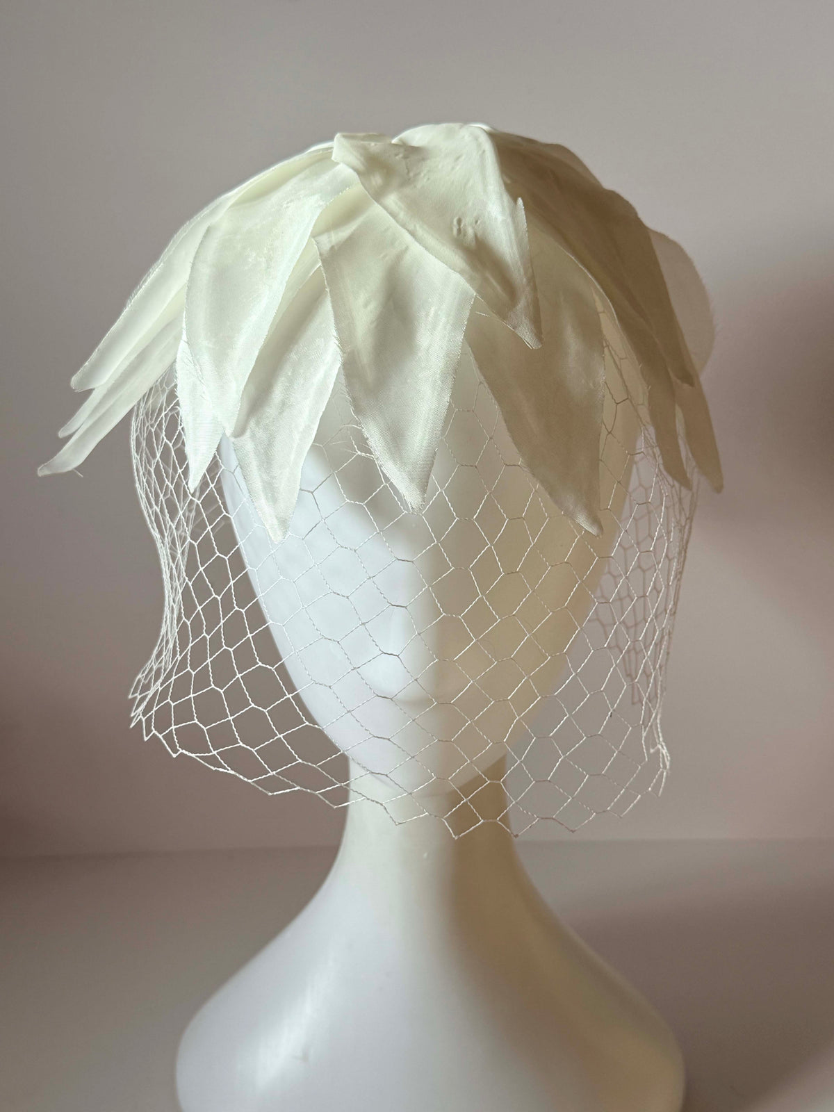 Vintage 1950s White Half Hat with Veil | Sculptural Petal Bridal Hat | Mid Century Wedding Cocktail Hat