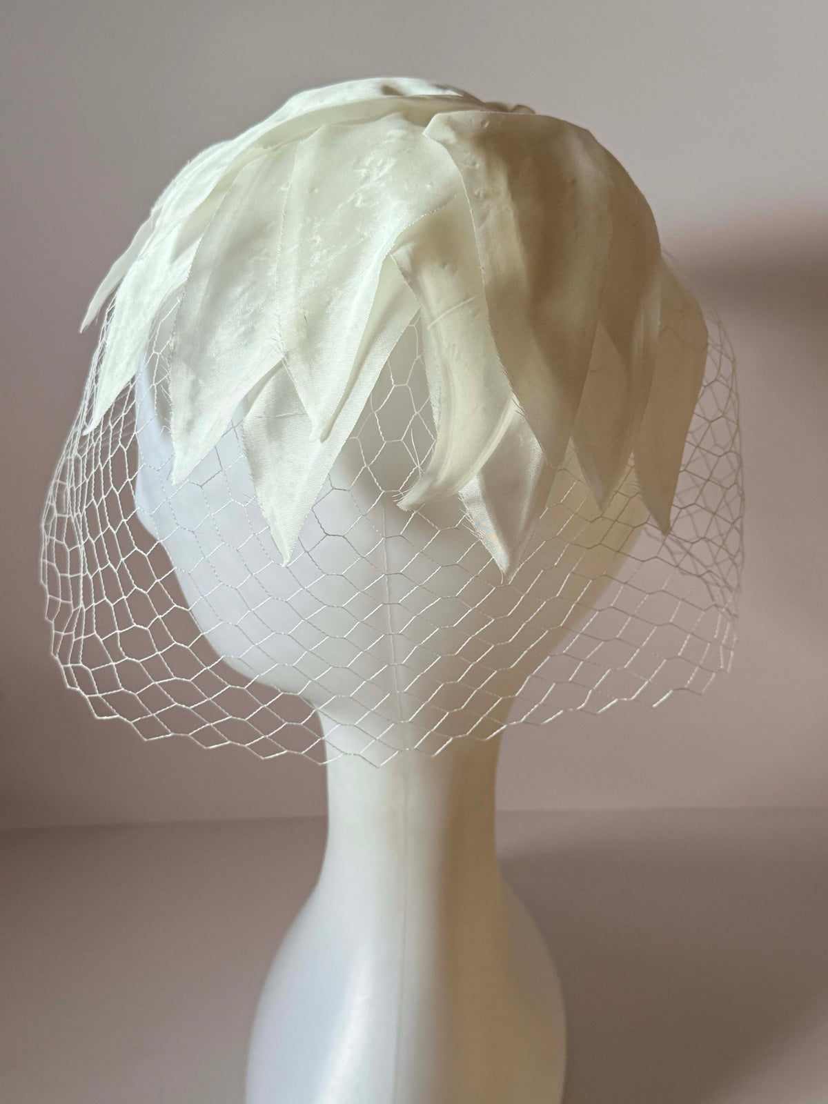 Vintage 1950s White Half Hat with Veil | Sculptural Petal Bridal Hat | Mid Century Wedding Cocktail Hat