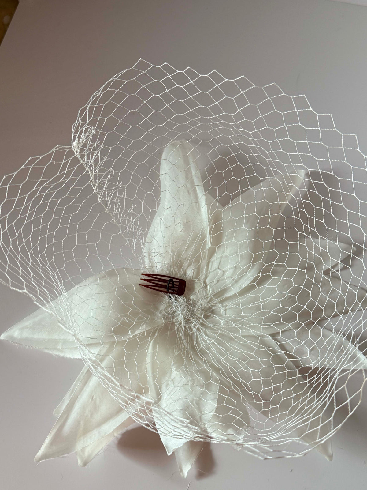 Vintage 1950s White Half Hat with Veil | Sculptural Petal Bridal Hat | Mid Century Wedding Cocktail Hat