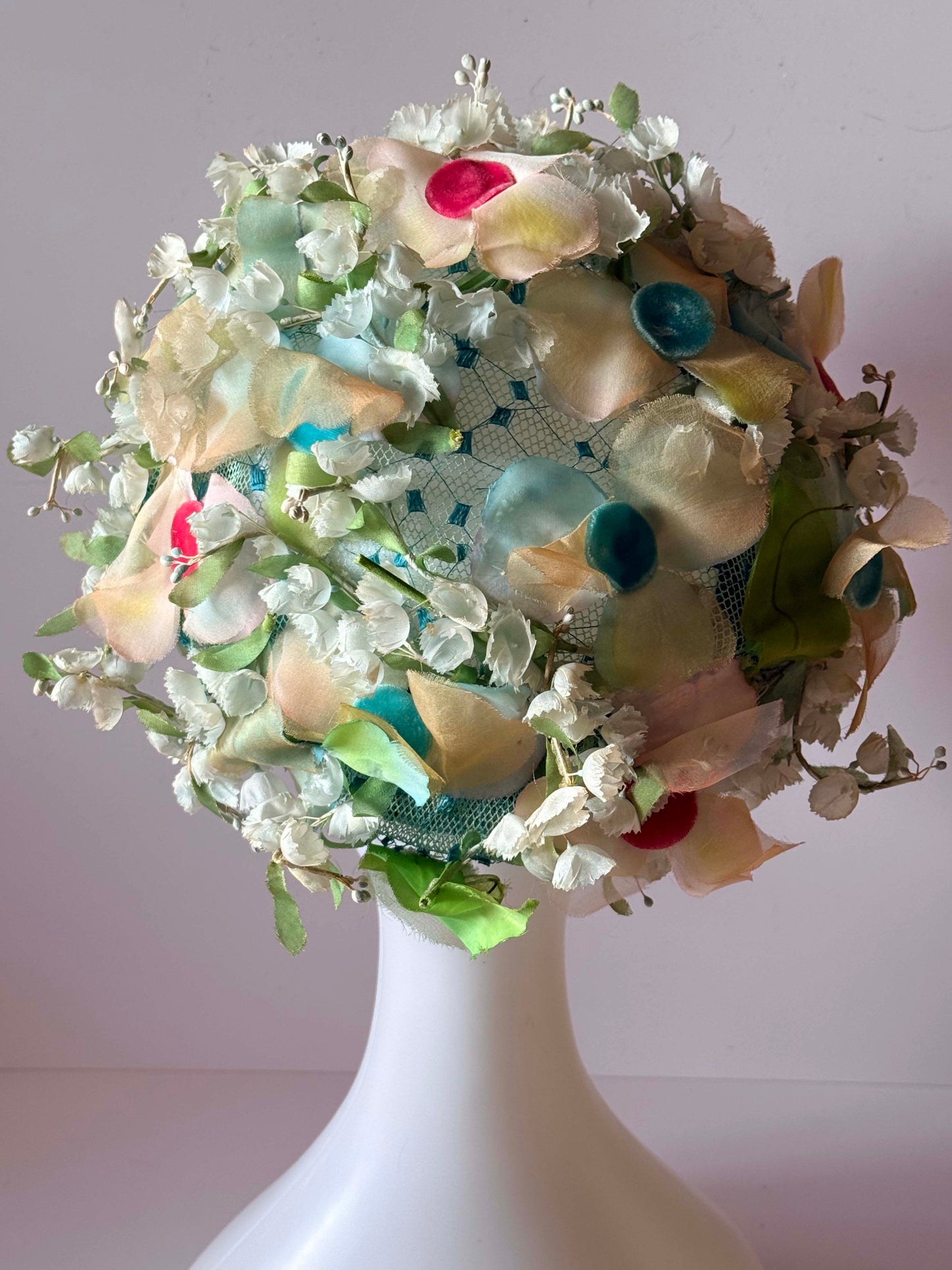 1960s Christian Dior Chapeaux Floral Veil Hat – Pastel Silk Flower Couture Headpiece – Garden Party Bridal Hat – Paris New York Designer Millinery