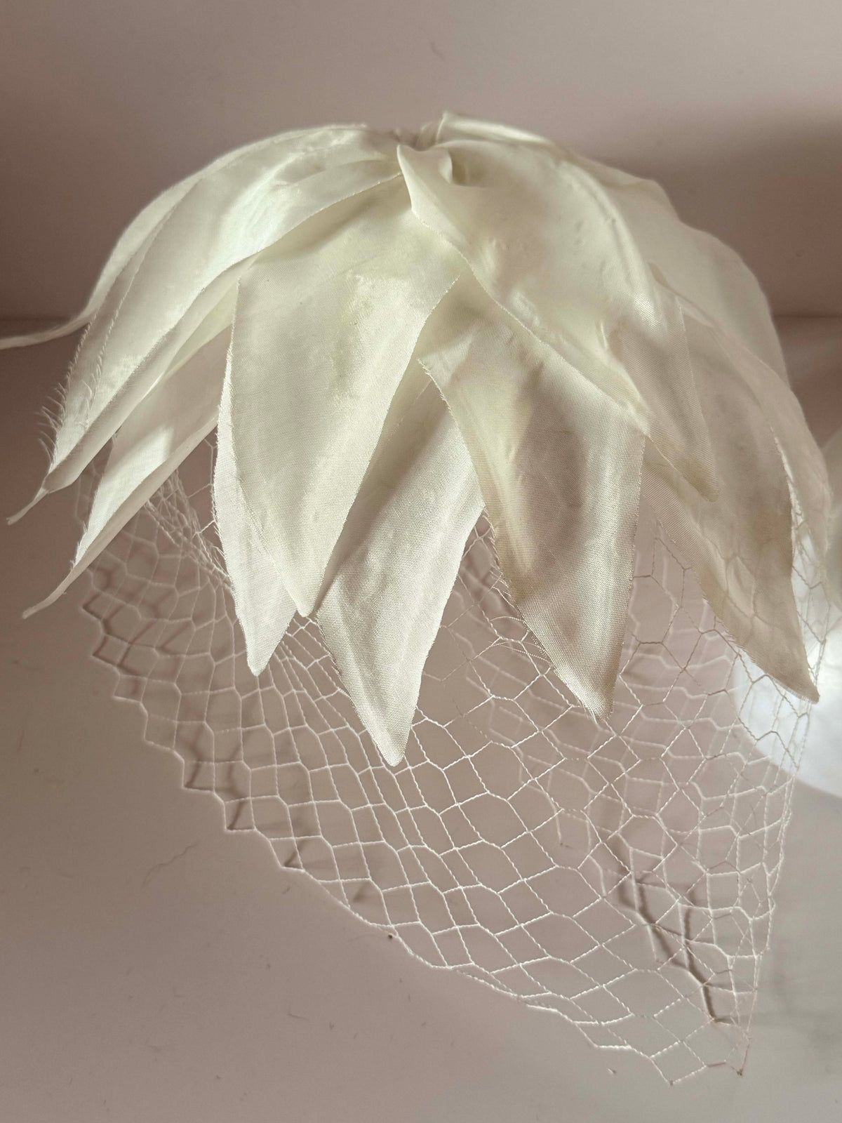 Vintage 1950s White Half Hat with Veil | Sculptural Petal Bridal Hat | Mid Century Wedding Cocktail Hat