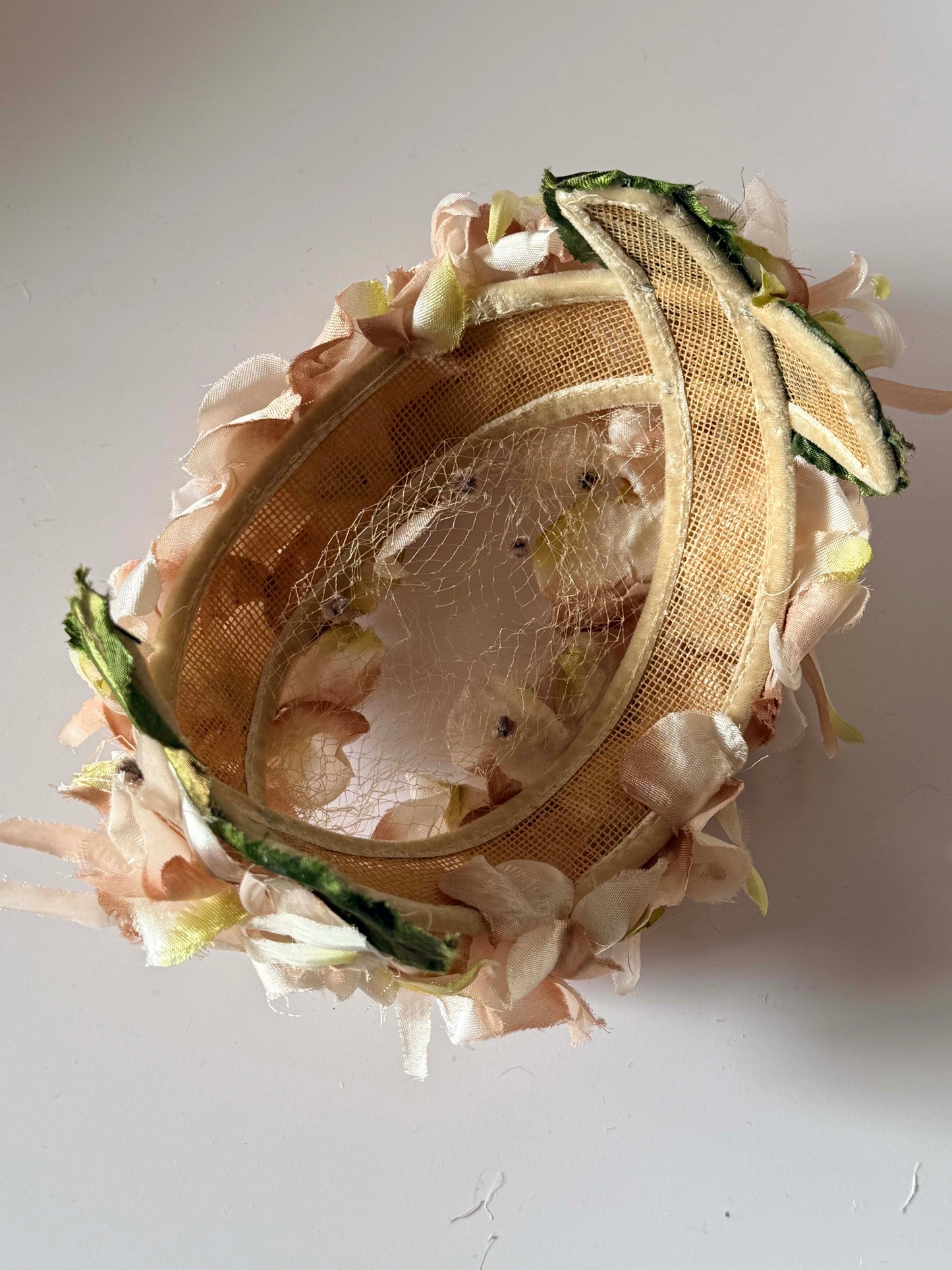 1950s Peach Silk Floral Petal Hat – Romantic Mid-Century Garden Party Headpiece