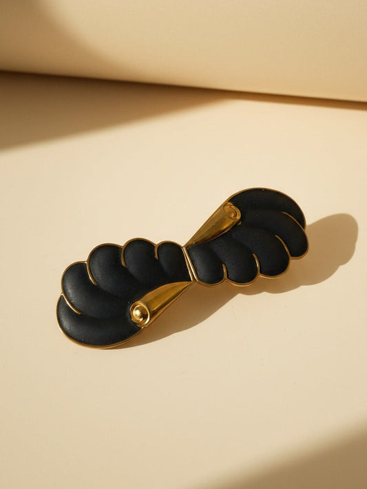 1980s Vintage Criterion Black & Gold Belt Buckle – Sculptural Scalloped Fan Clasp – Bold Retro Statement Accessory