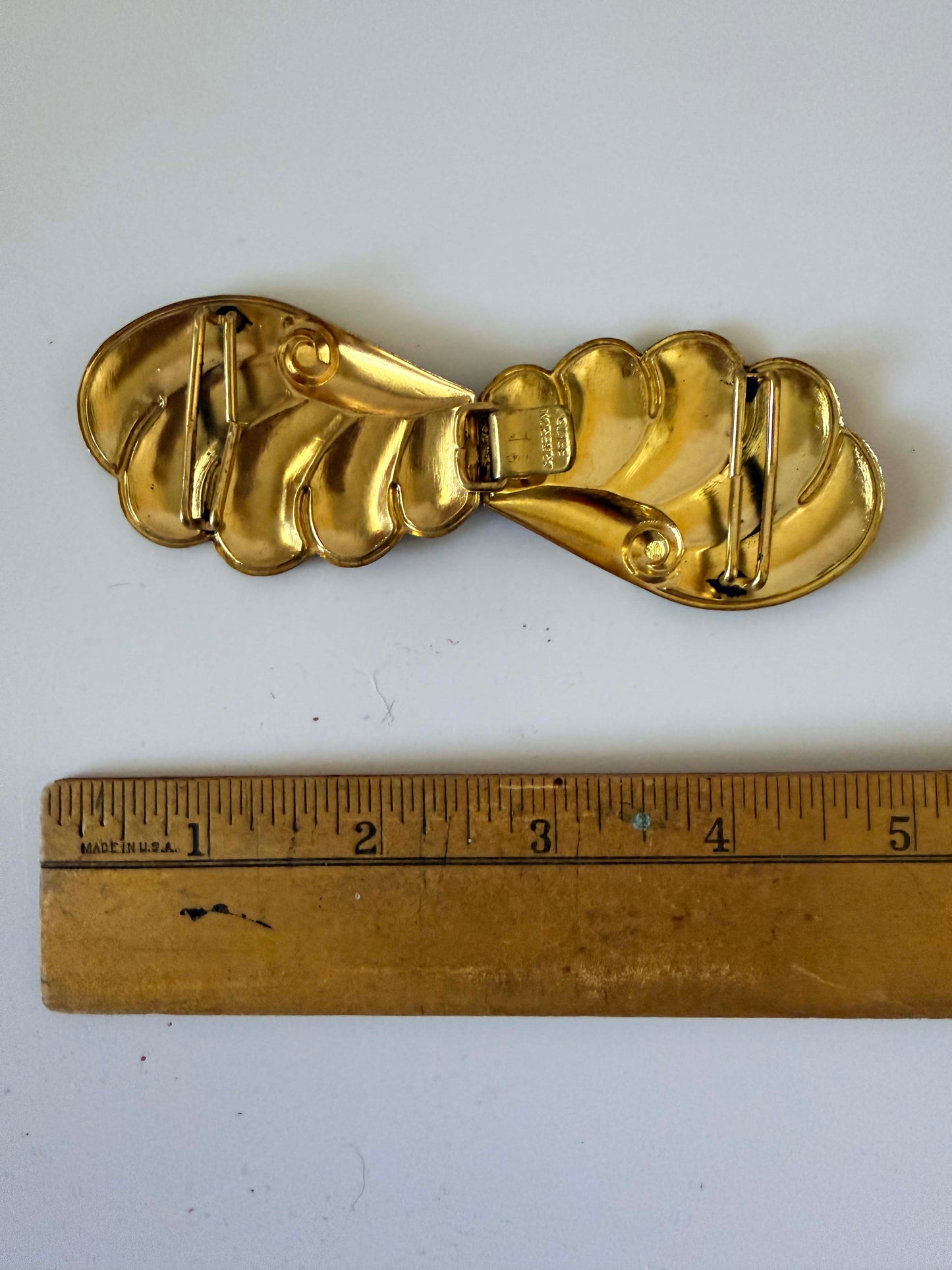 1980s Vintage Criterion Black & Gold Belt Buckle – Sculptural Scalloped Fan Clasp – Bold Retro Statement Accessory