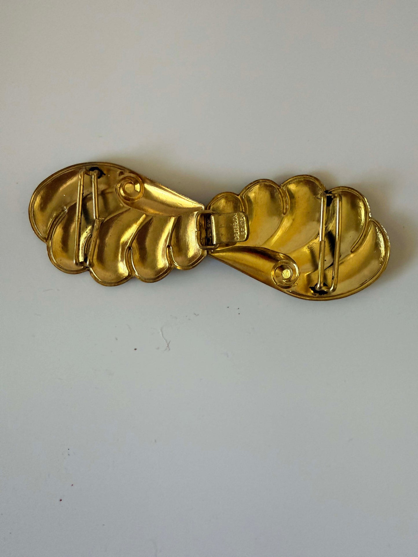1980s Vintage Criterion Black & Gold Belt Buckle – Sculptural Scalloped Fan Clasp – Bold Retro Statement Accessory