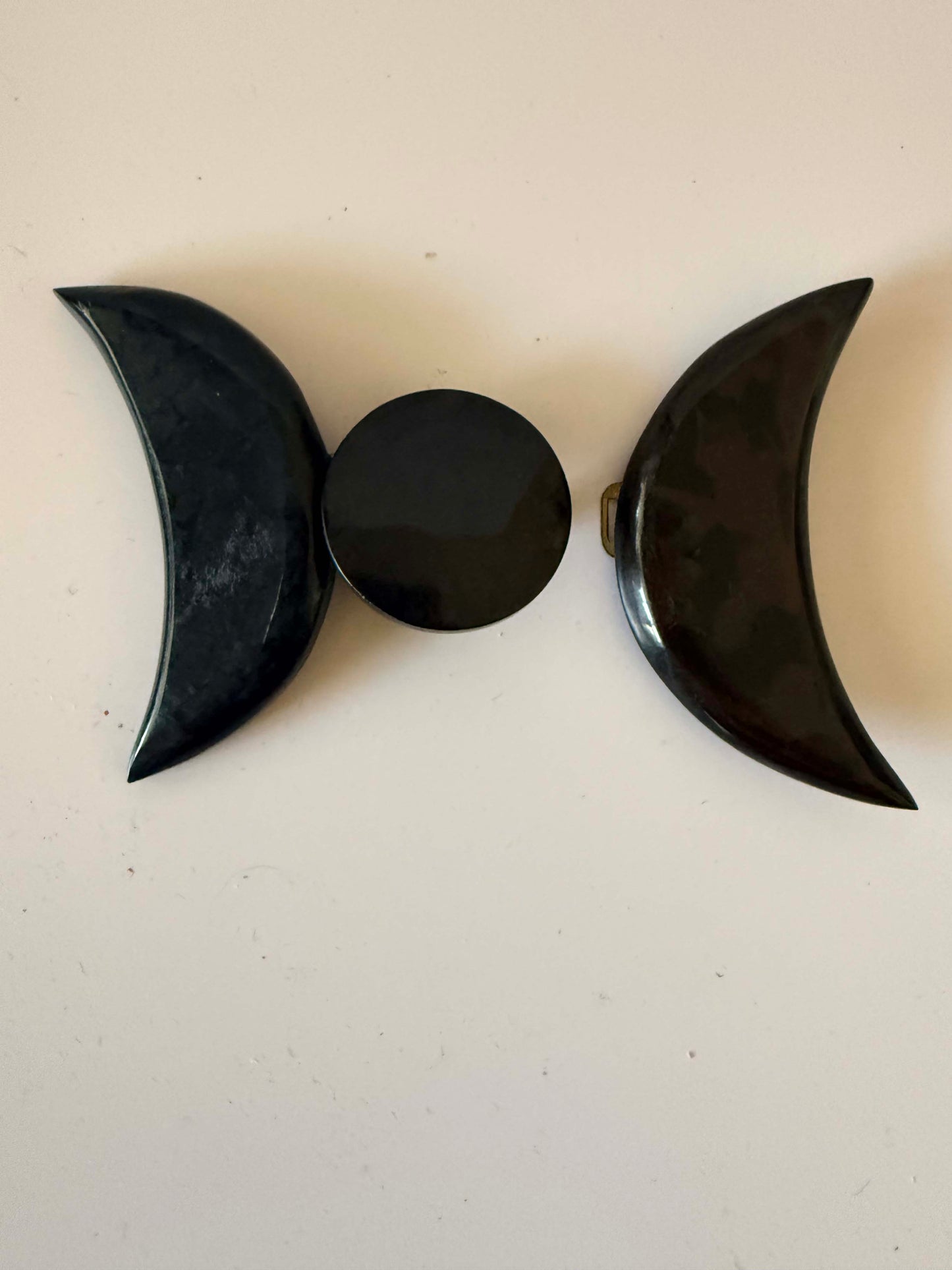 1940s–1950s Vintage Black Bakelite Belt Buckle – Sculptural Crescent & Disc Art Deco Revival Clasp