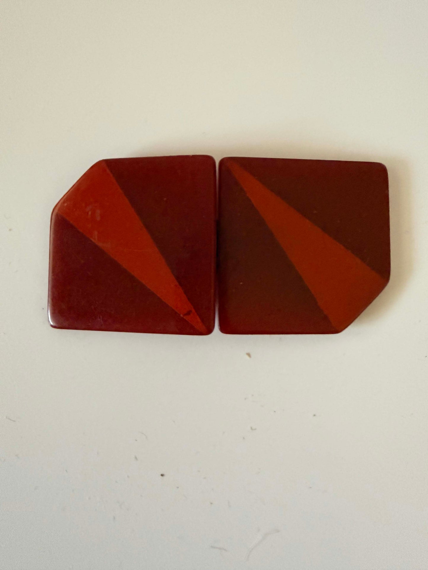1940s–1950s Vintage Two Tone Red Bakelite Belt Buckle – Geometric Faceted Art Deco Revival Clasp – Sculptural Mid Century Statement Accessory