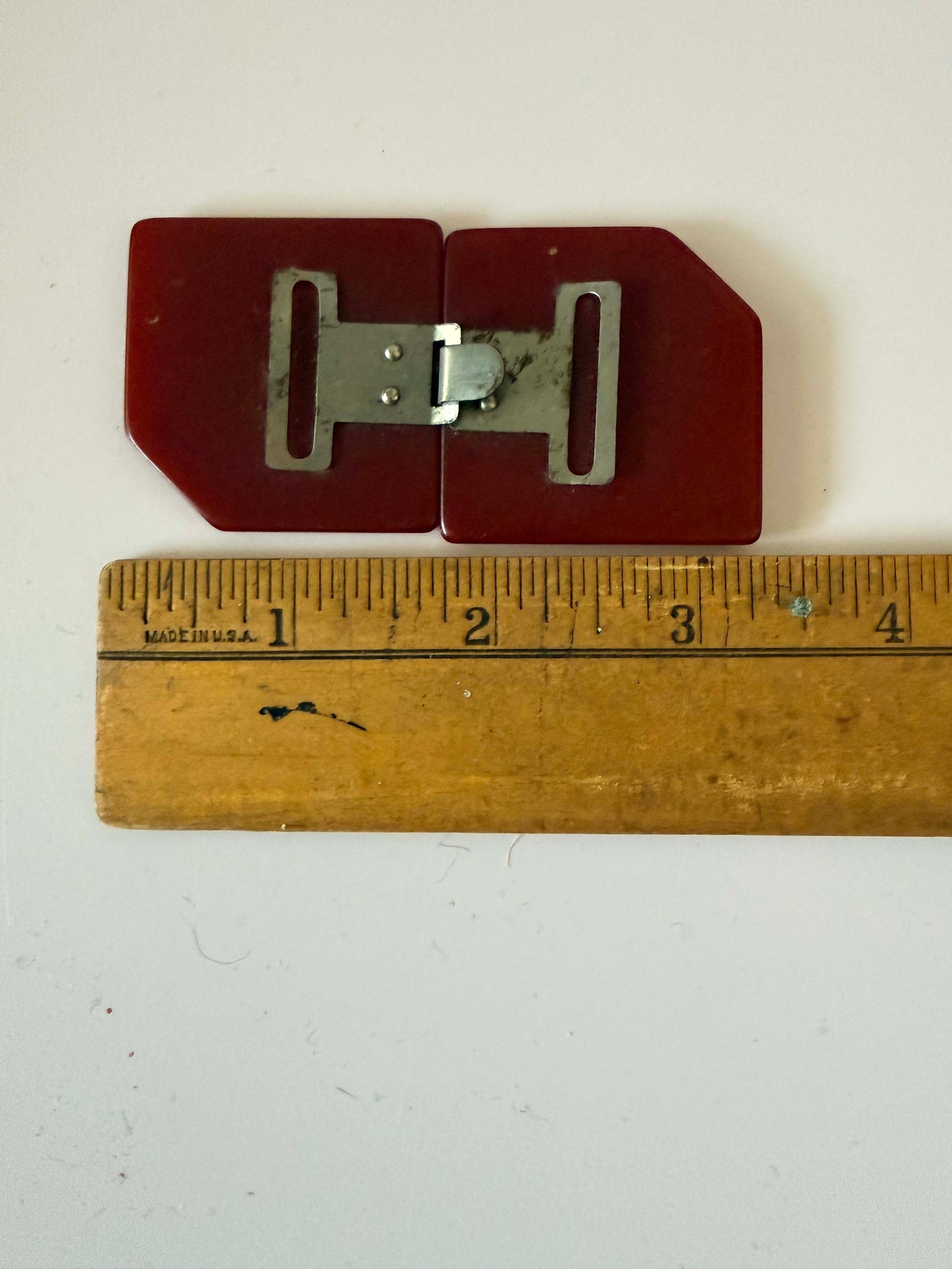 1940s–1950s Vintage Two Tone Red Bakelite Belt Buckle – Geometric Faceted Art Deco Revival Clasp – Sculptural Mid Century Statement Accessory