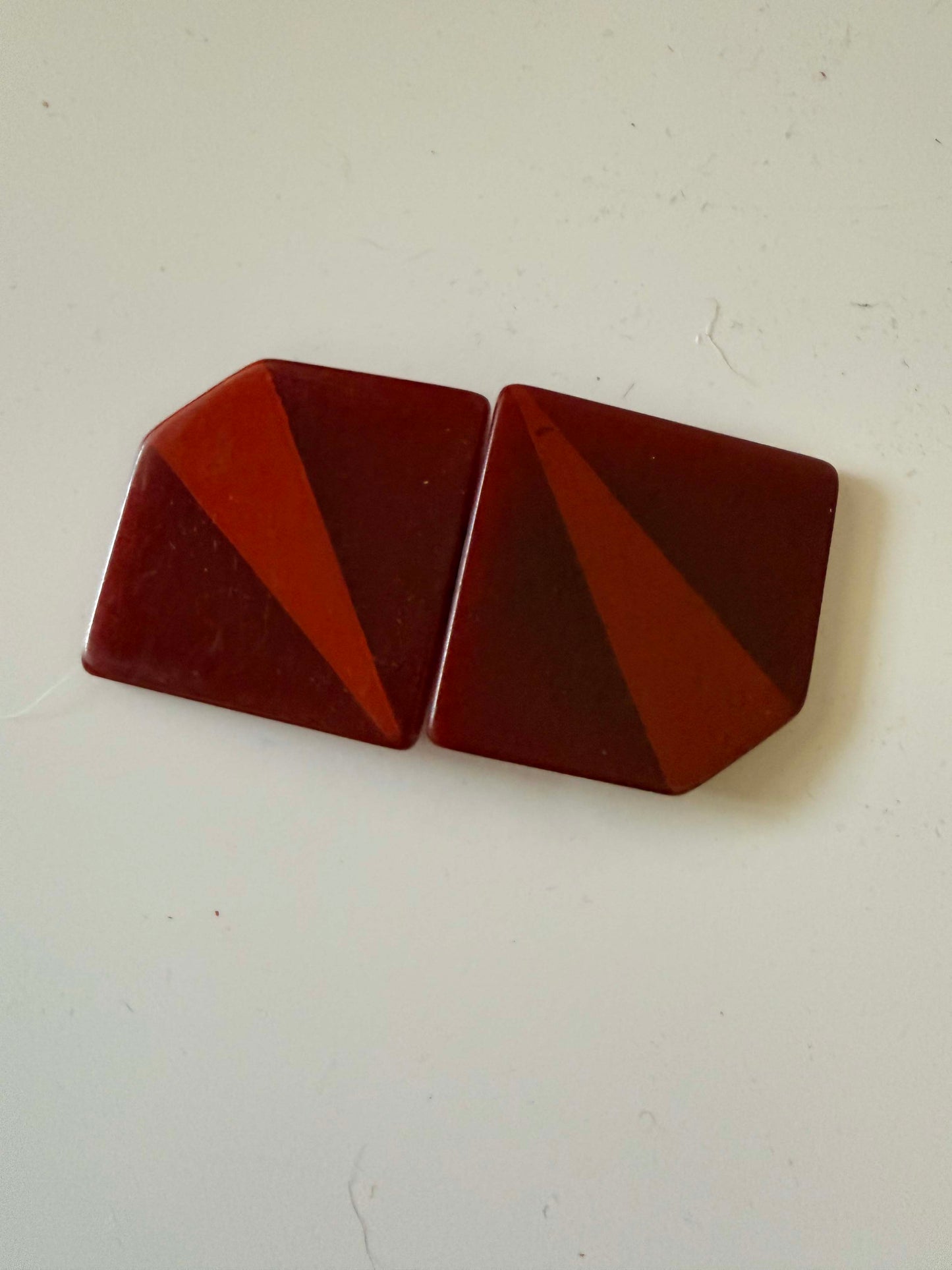 1940s–1950s Vintage Two Tone Red Bakelite Belt Buckle – Geometric Faceted Art Deco Revival Clasp – Sculptural Mid Century Statement Accessory