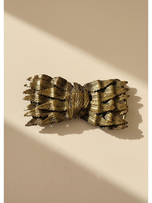 1940s–1950s Vintage Gold Tone Leaf Belt Buckle – Sculptural Botanical Clasp – Mid Century Nature Inspired Statement Accessory
