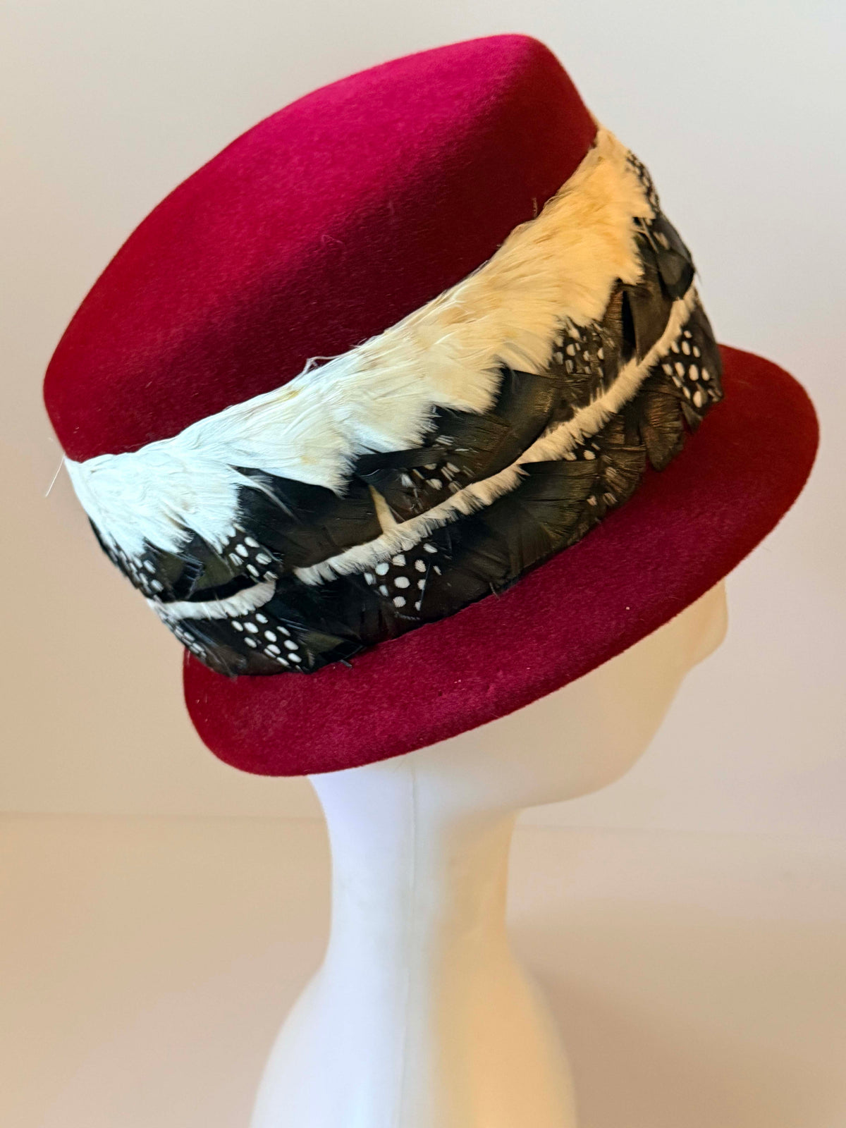 Vintage 1950s Strauss Herschberg Hat | Red Velour Felt Feather Hat | Black White Guinea Feather Hat