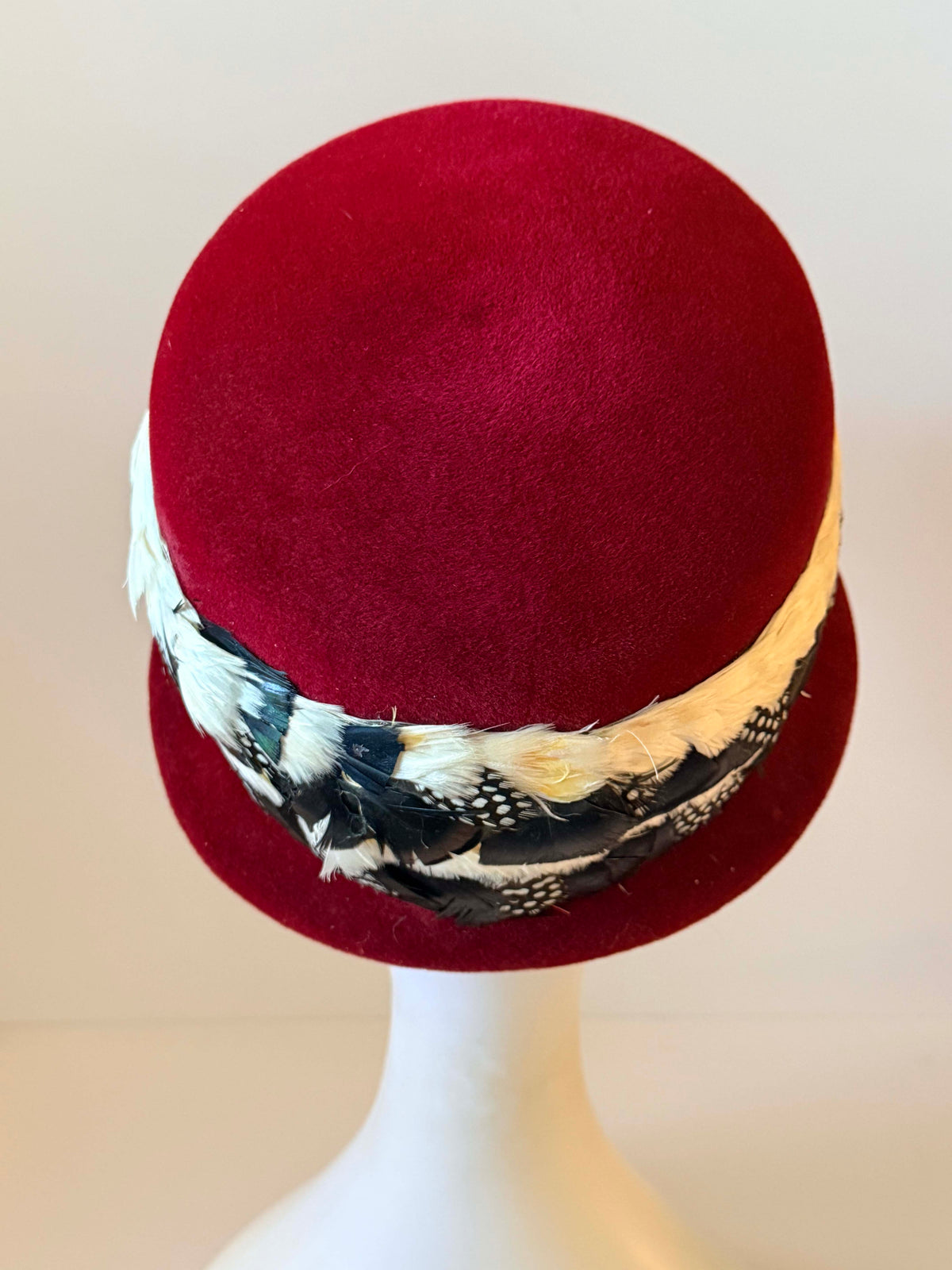 Vintage 1950s Strauss Herschberg Hat | Red Velour Felt Feather Hat | Black White Guinea Feather Hat