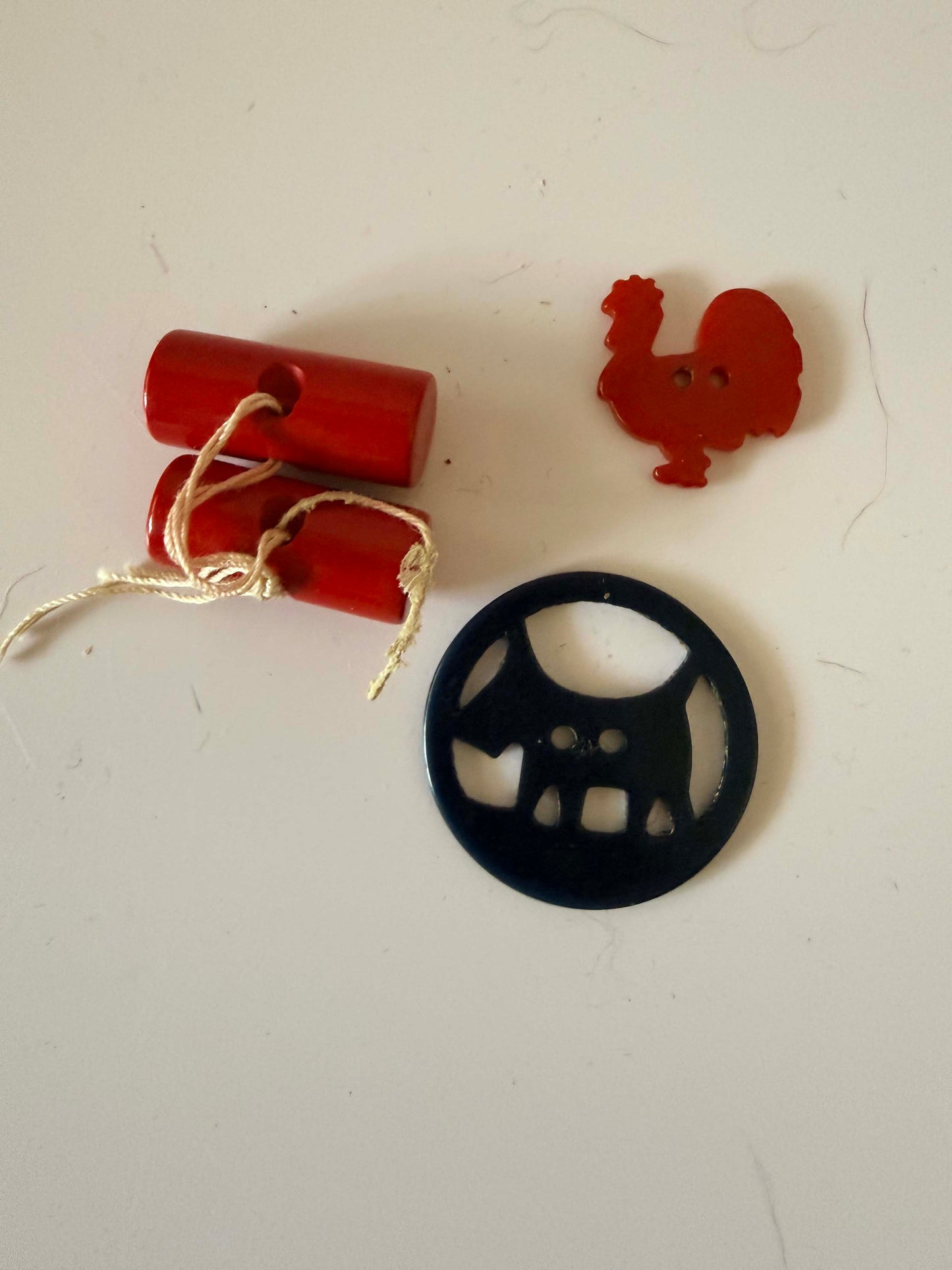 Vintage Bakelite Button Lot Art Deco Novelty Buttons Figural Rooster + Geometric Black + Red Toggle Set Sewing Findings