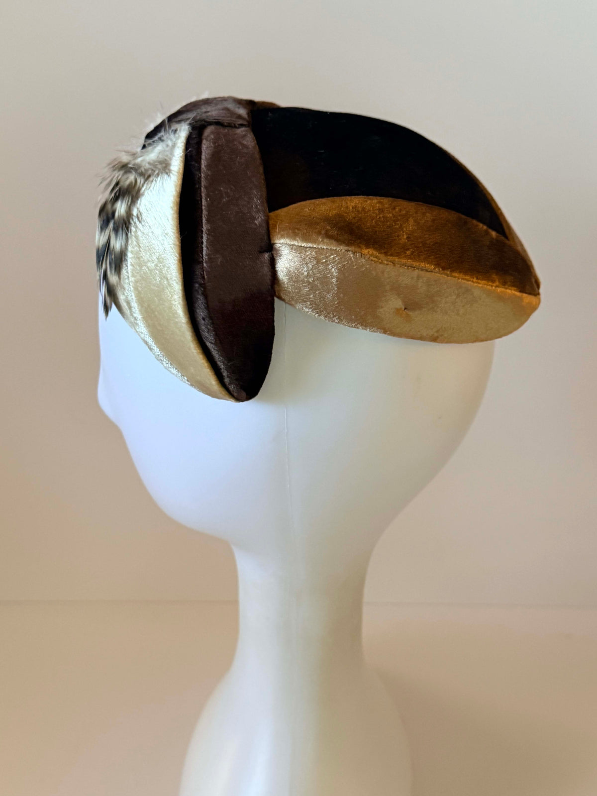 Vintage 1940s Modern Miss Velvet Half Hat | Brown Champagne Feather Cocktail Hat
