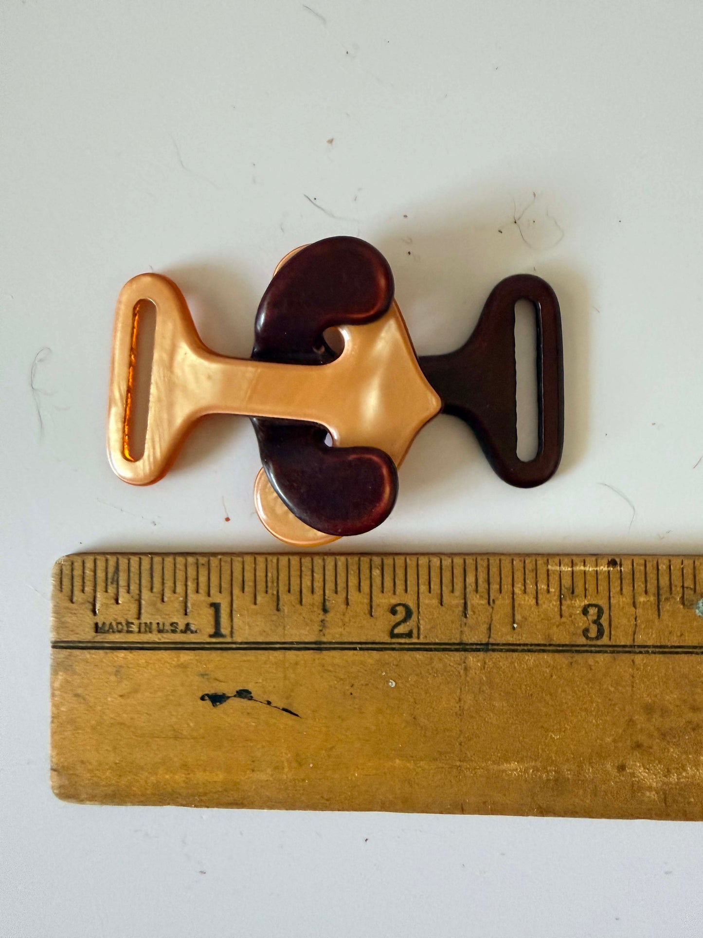 1940s–1950s Vintage Bakelite Belt Buckle – Two Tone Butterscotch & Chocolate Brown Sculptural Mid Century Modern Clasp