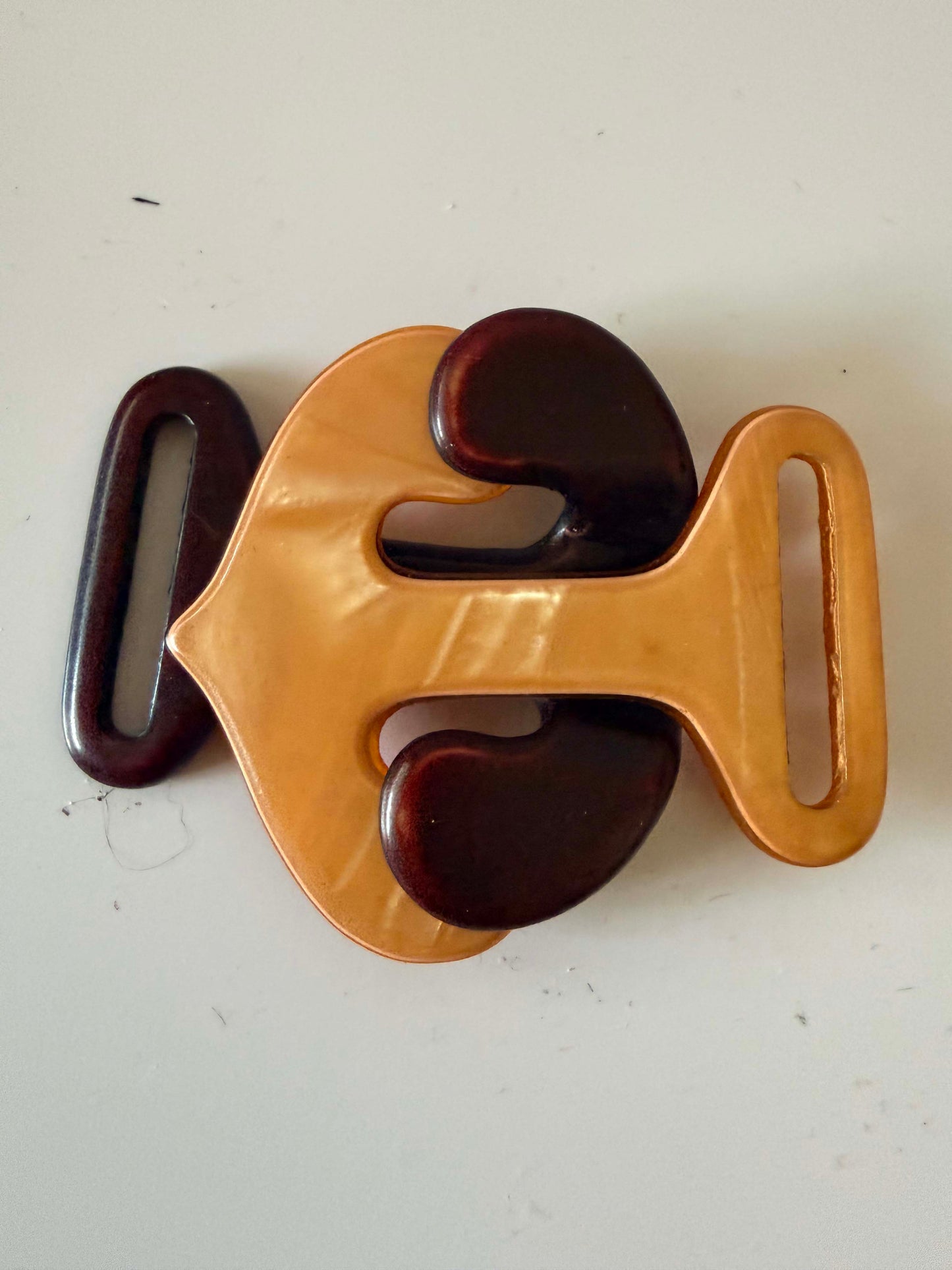 1940s–1950s Vintage Bakelite Belt Buckle – Two Tone Butterscotch & Chocolate Brown Sculptural Mid Century Modern Clasp