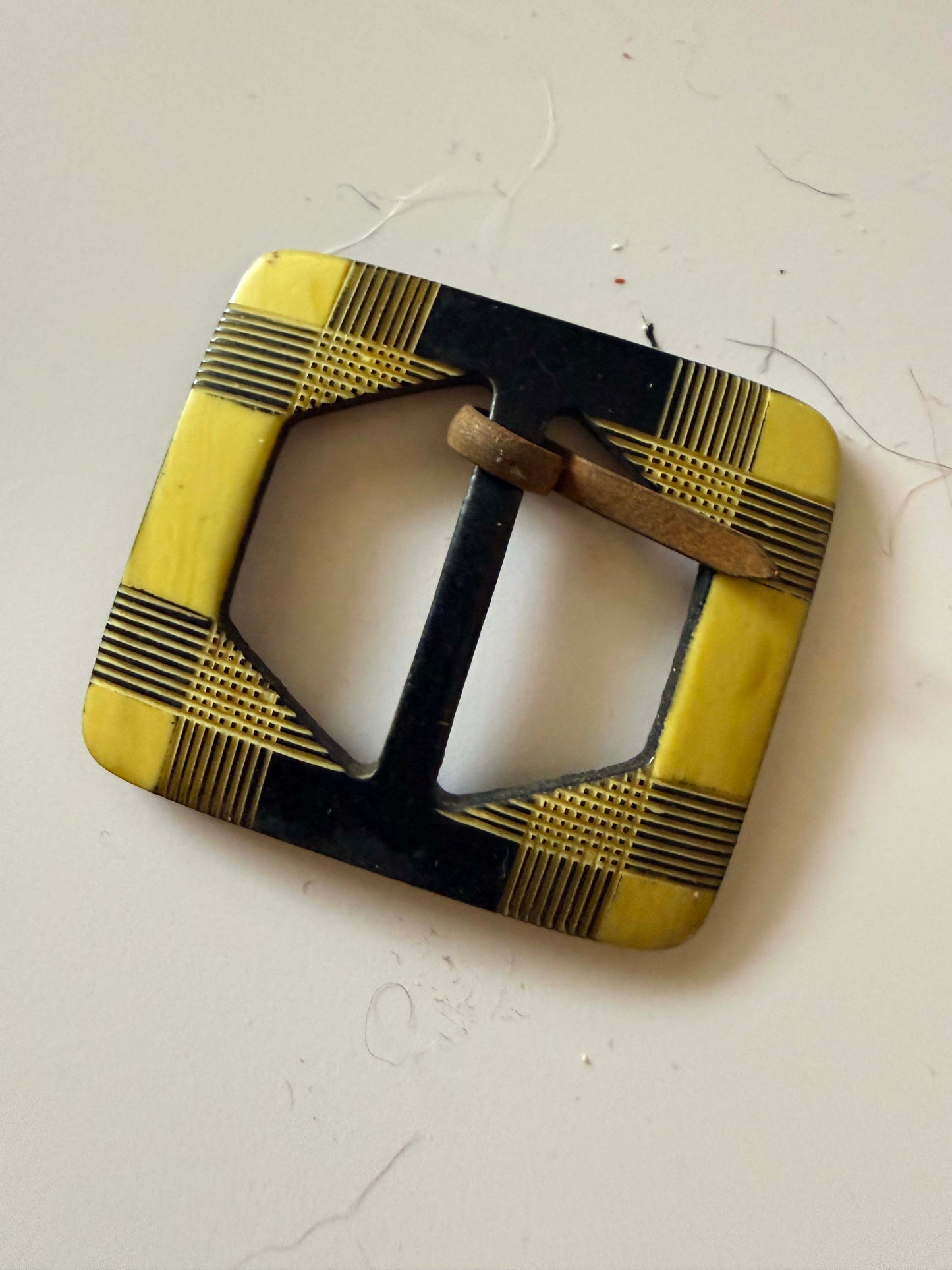 Vintage Art Deco Bakelite Belt Buckle – Yellow & Black Plaid Carved Buckle – 1930s Geometric Tortoise Style