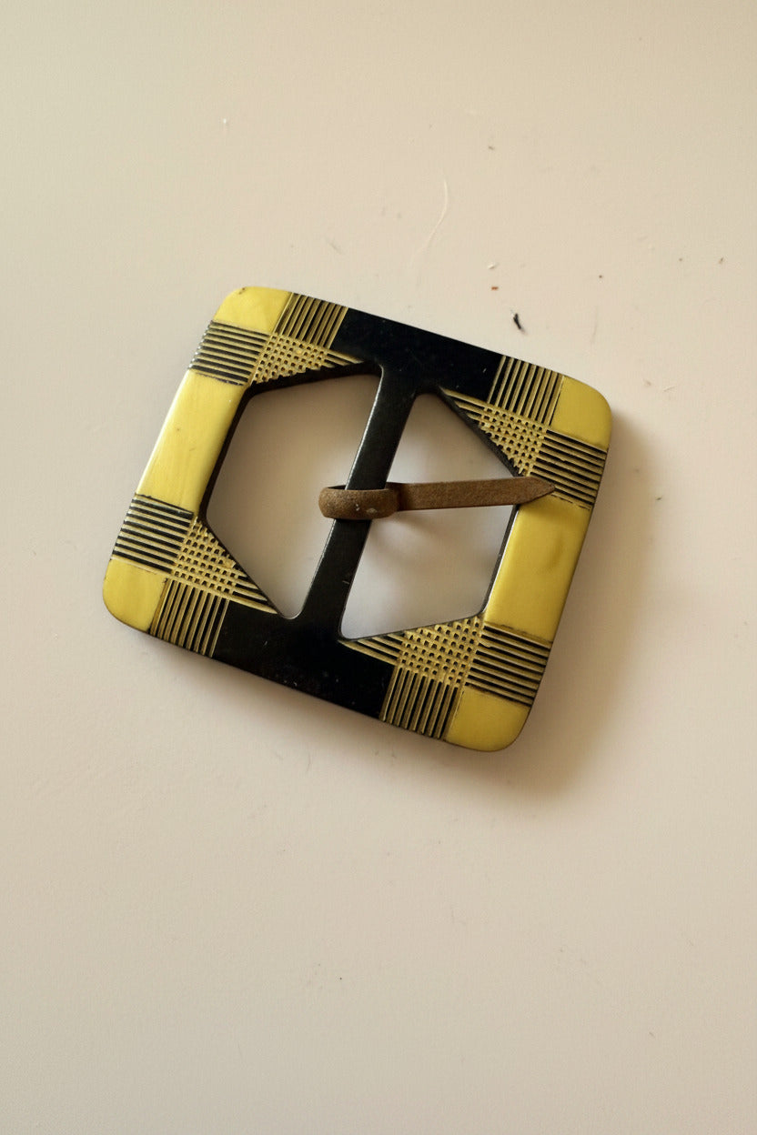 Vintage Art Deco Bakelite Belt Buckle – Yellow & Black Plaid Carved Buckle – 1930s Geometric Tortoise Style