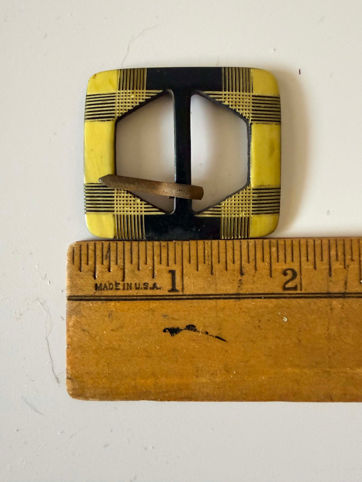 Vintage Art Deco Bakelite Belt Buckle – Yellow & Black Plaid Carved Buckle – 1930s Geometric Tortoise Style