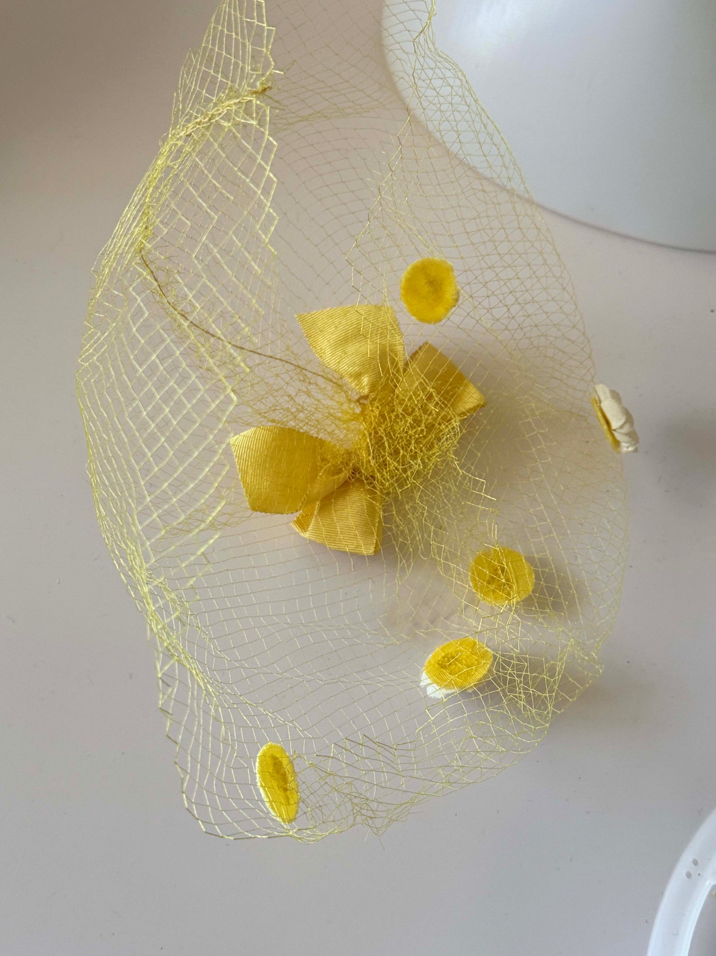 1950s Yellow Veil Hat Bow Fascinator Floral Netting Headpiece Vintage Pillbox Cover Bridal Spring Garden Party Hat