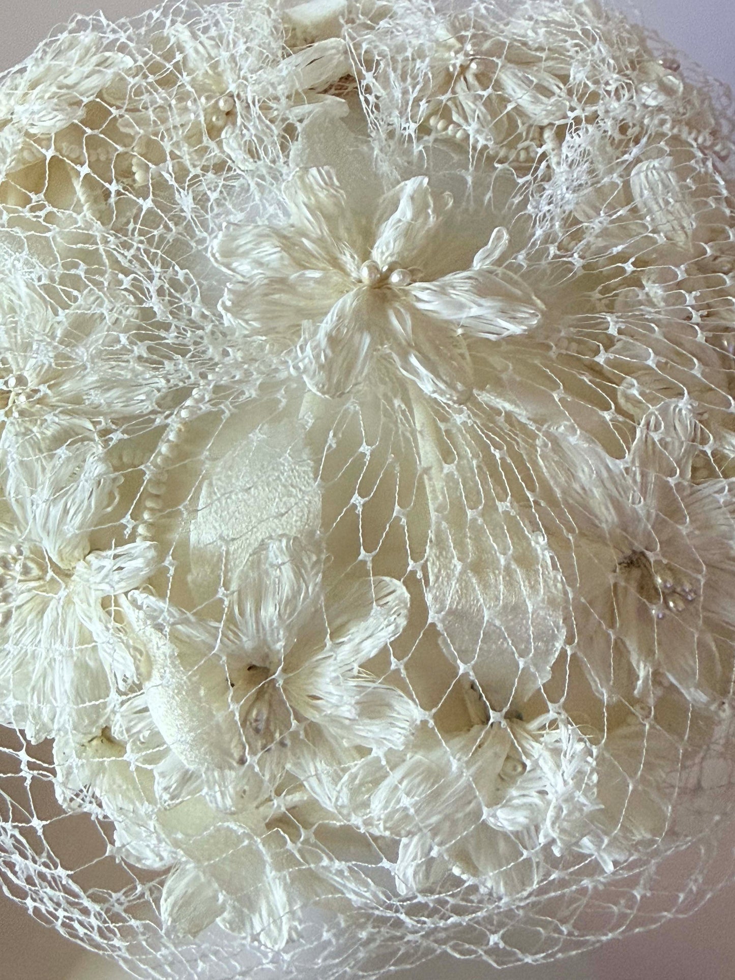 1950s Ivory Floral Lace Pillbox Hat Meiche Exclusive Bridal Hat Net Veil Flower Appliqué Vintage Wedding Headpiece