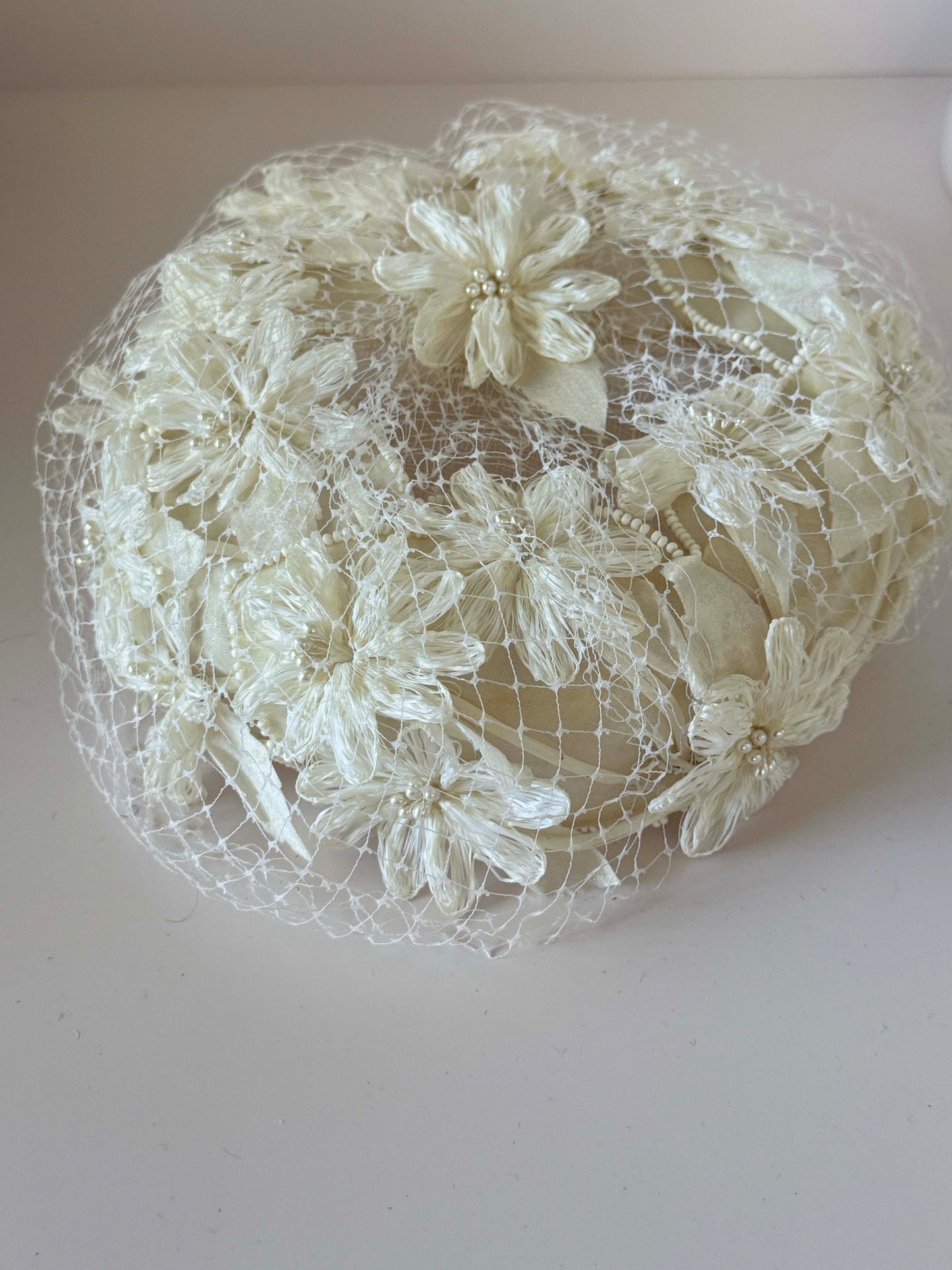 1950s Ivory Floral Lace Pillbox Hat Meiche Exclusive Bridal Hat Net Veil Flower Appliqué Vintage Wedding Headpiece