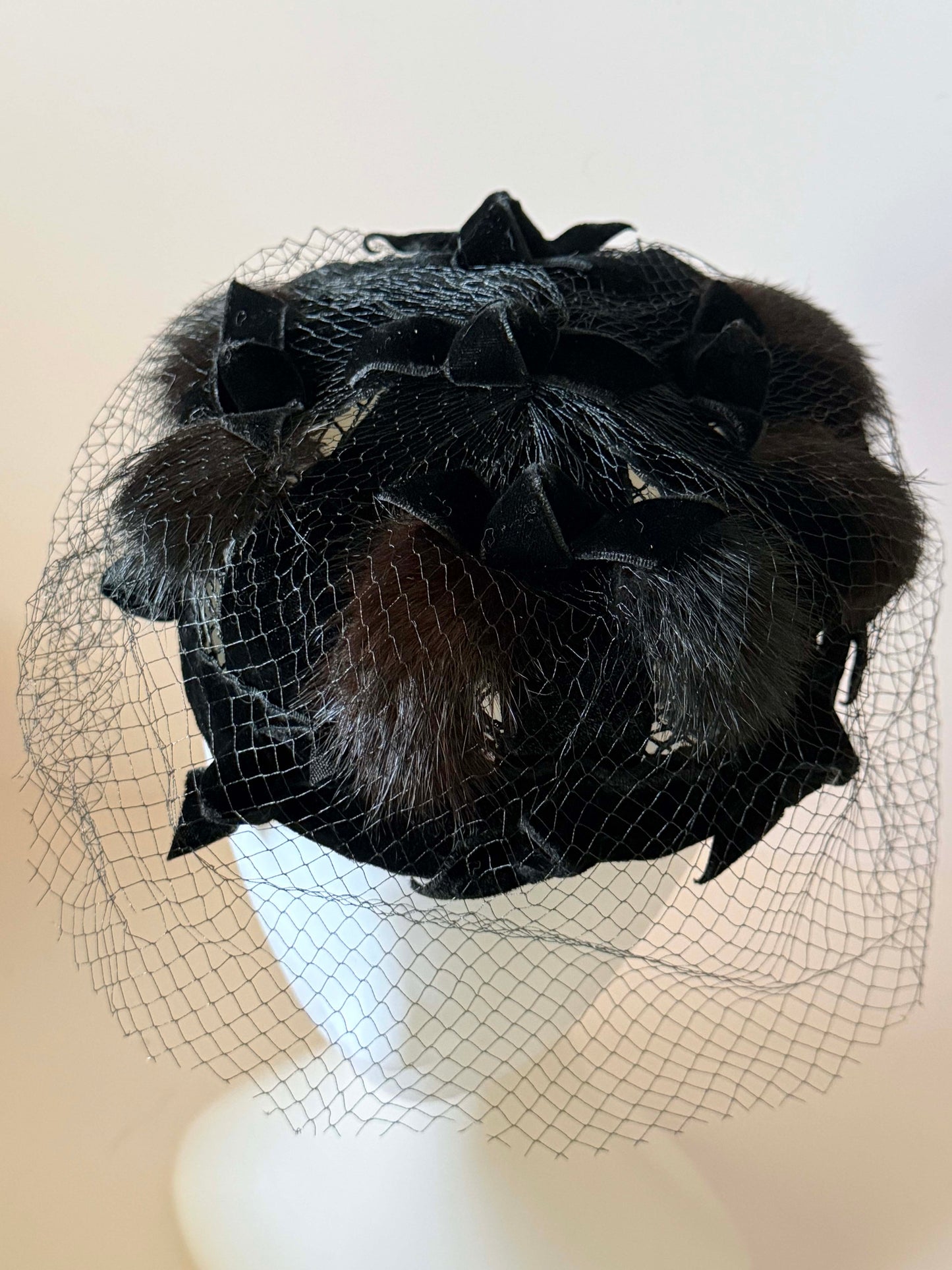 1950s Black Velvet & Mink Fur Cocktail Hat Veil Fascinator Vintage Mid Century Pillbox Hat Old Hollywood Evening Headpiece
