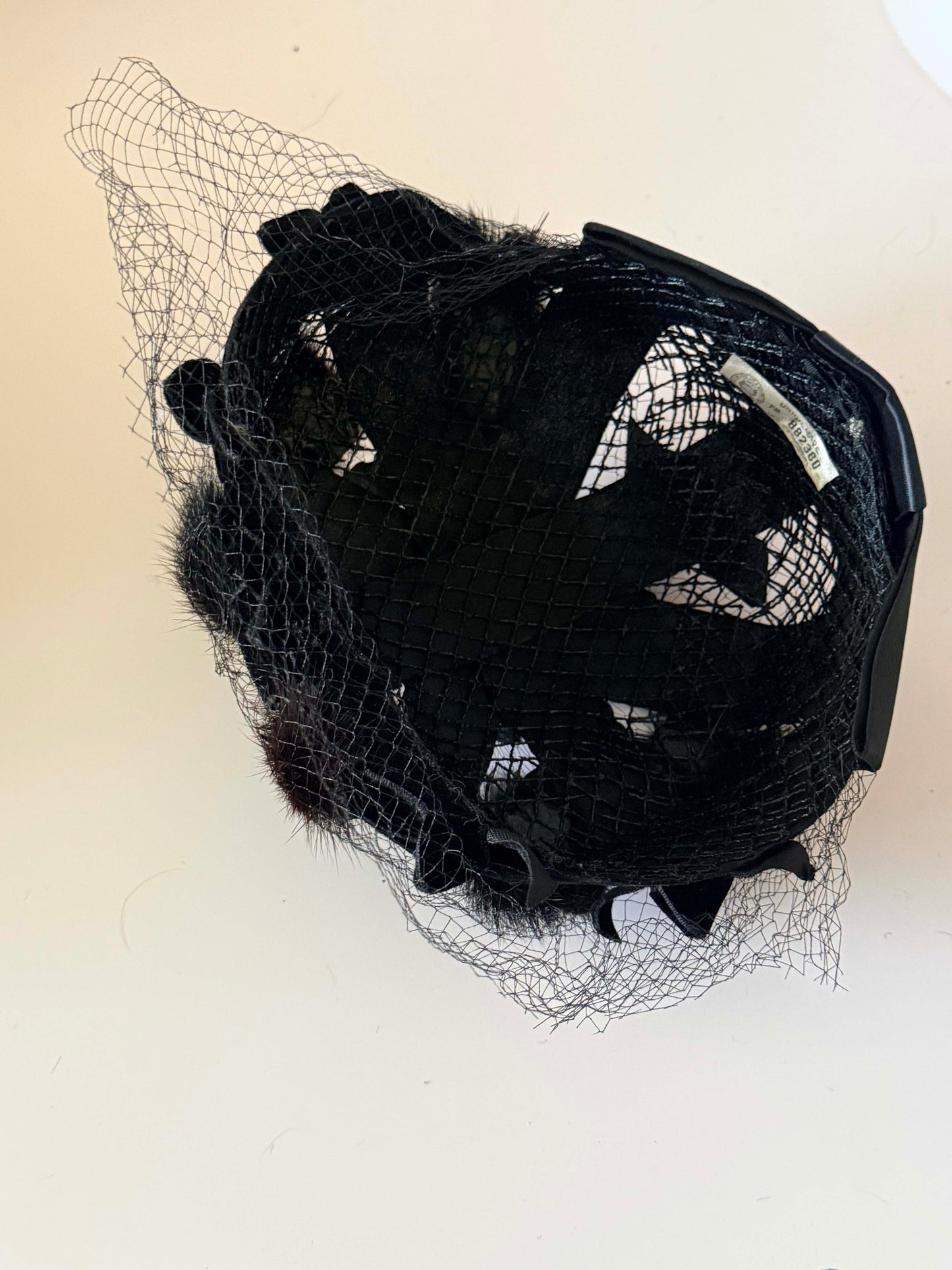1950s Black Velvet & Mink Fur Cocktail Hat Veil Fascinator Vintage Mid Century Pillbox Hat Old Hollywood Evening Headpiece