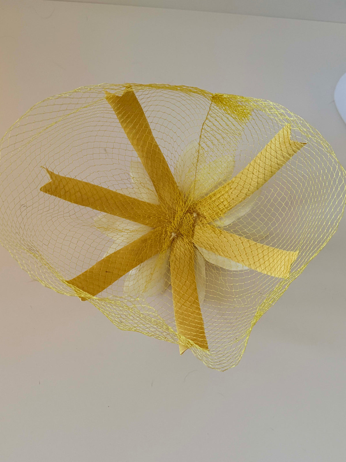 Vintage 1950s Mustard Yellow Fascinator Hat | Floral Veiled Pillbox Topper Cocktail Headpiece