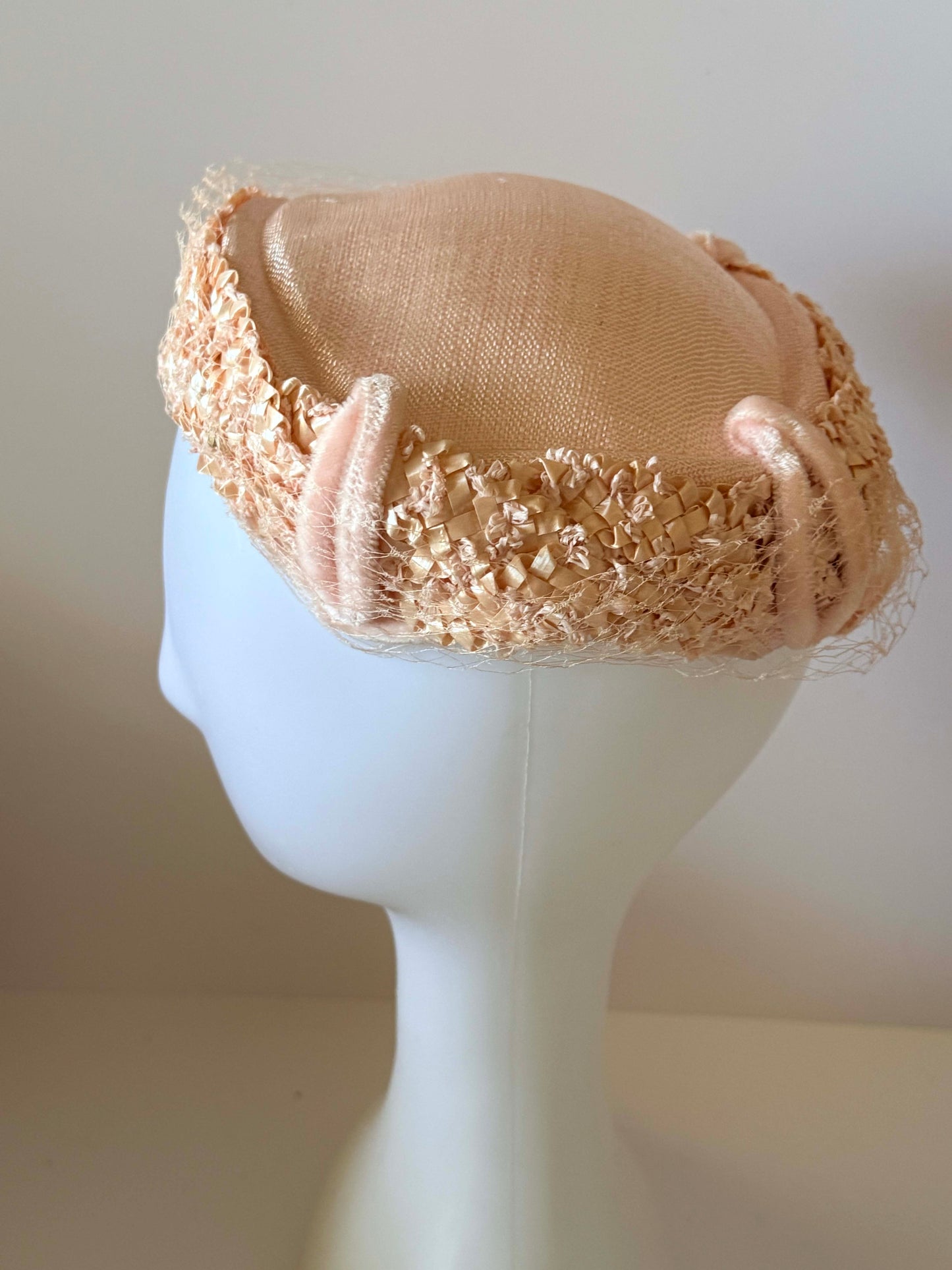1950s Blush Pink Straw Pillbox Hat Textured Trim Veil Detail Mid Century Cocktail Hat Vintage Soft Pastel Bridal Headpiece