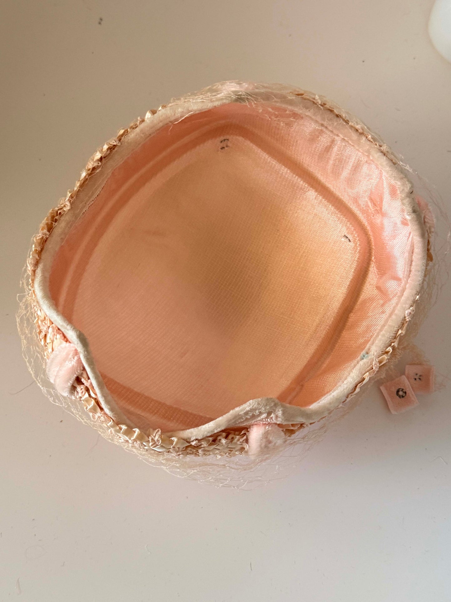 1950s Blush Pink Straw Pillbox Hat Textured Trim Veil Detail Mid Century Cocktail Hat Vintage Soft Pastel Bridal Headpiece