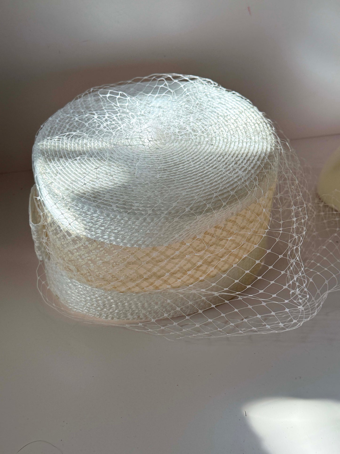 Late 1990s / Early 2000s Liz Claiborne Ivory Straw Pillbox Hat with Veil – Minimalist Bridal Boater Style