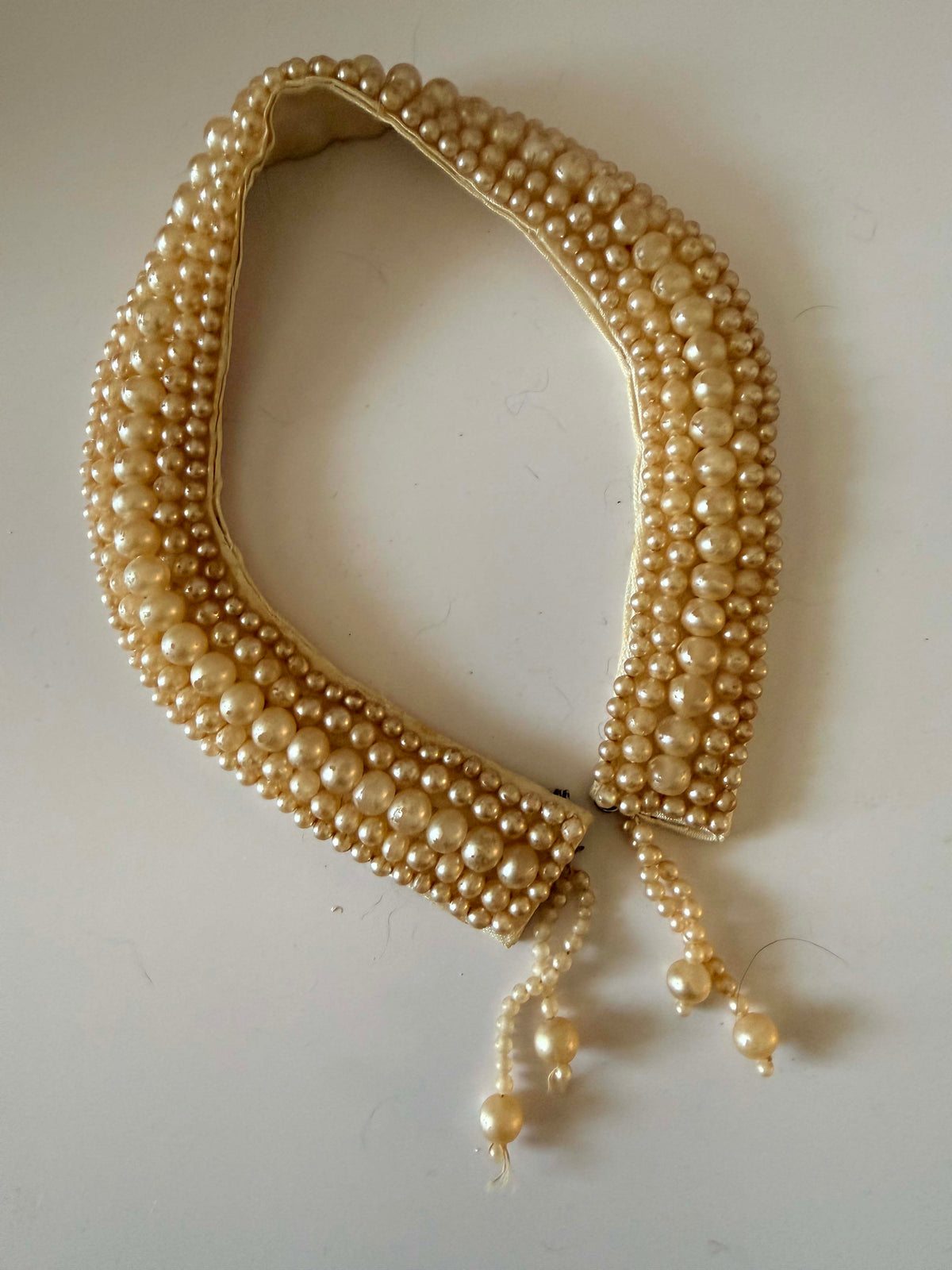 Vintage 1950s 1960s Faux Pearl Collar Champagne Ivory Beaded Detachable Collar with Dangling Pearls Bridal Wedding Accessory