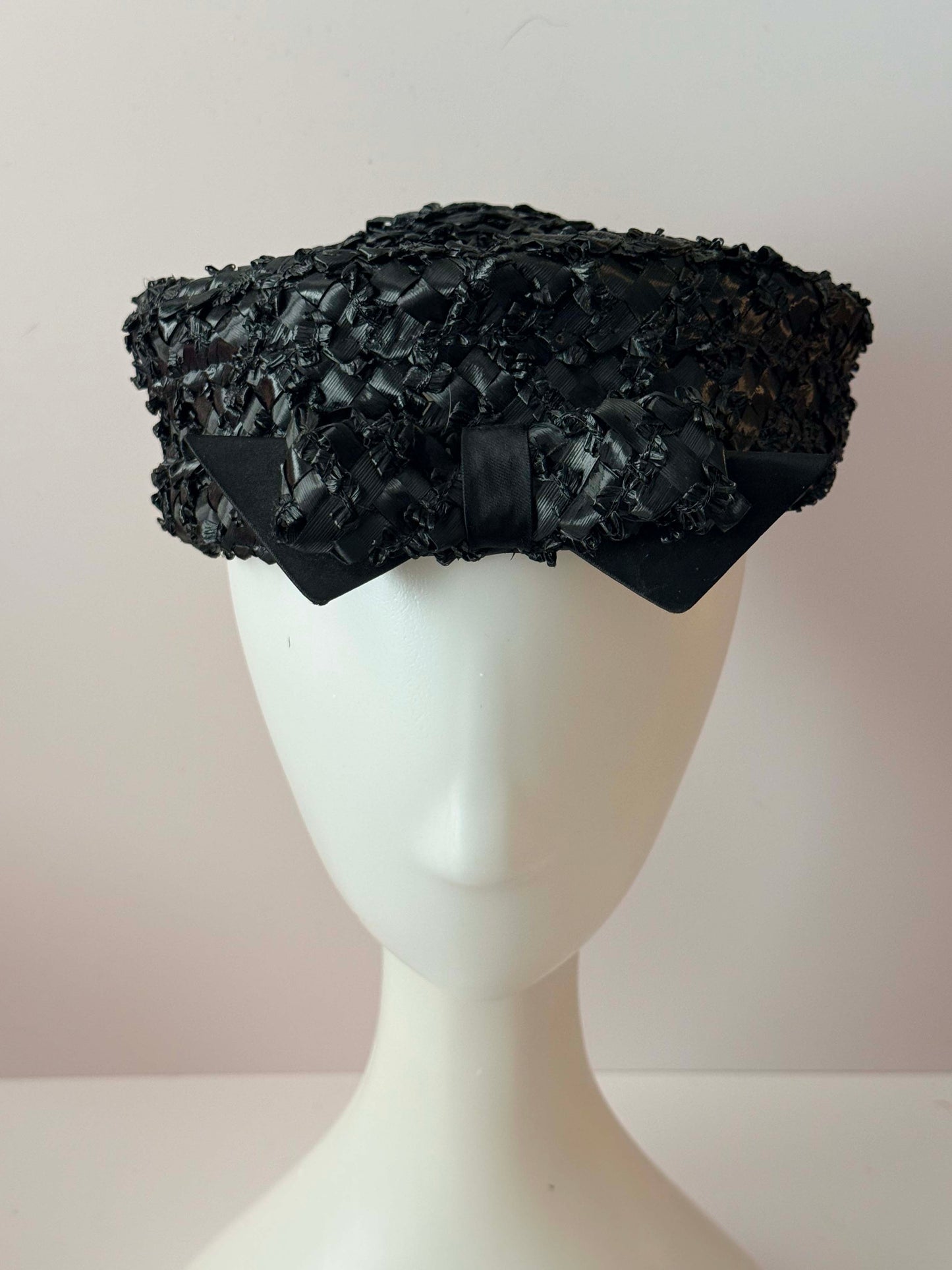 1950s Black Raffia Pillbox Hat Vintage Textured Straw Hat Sculptural Bow Detail Classic Cocktail Hat