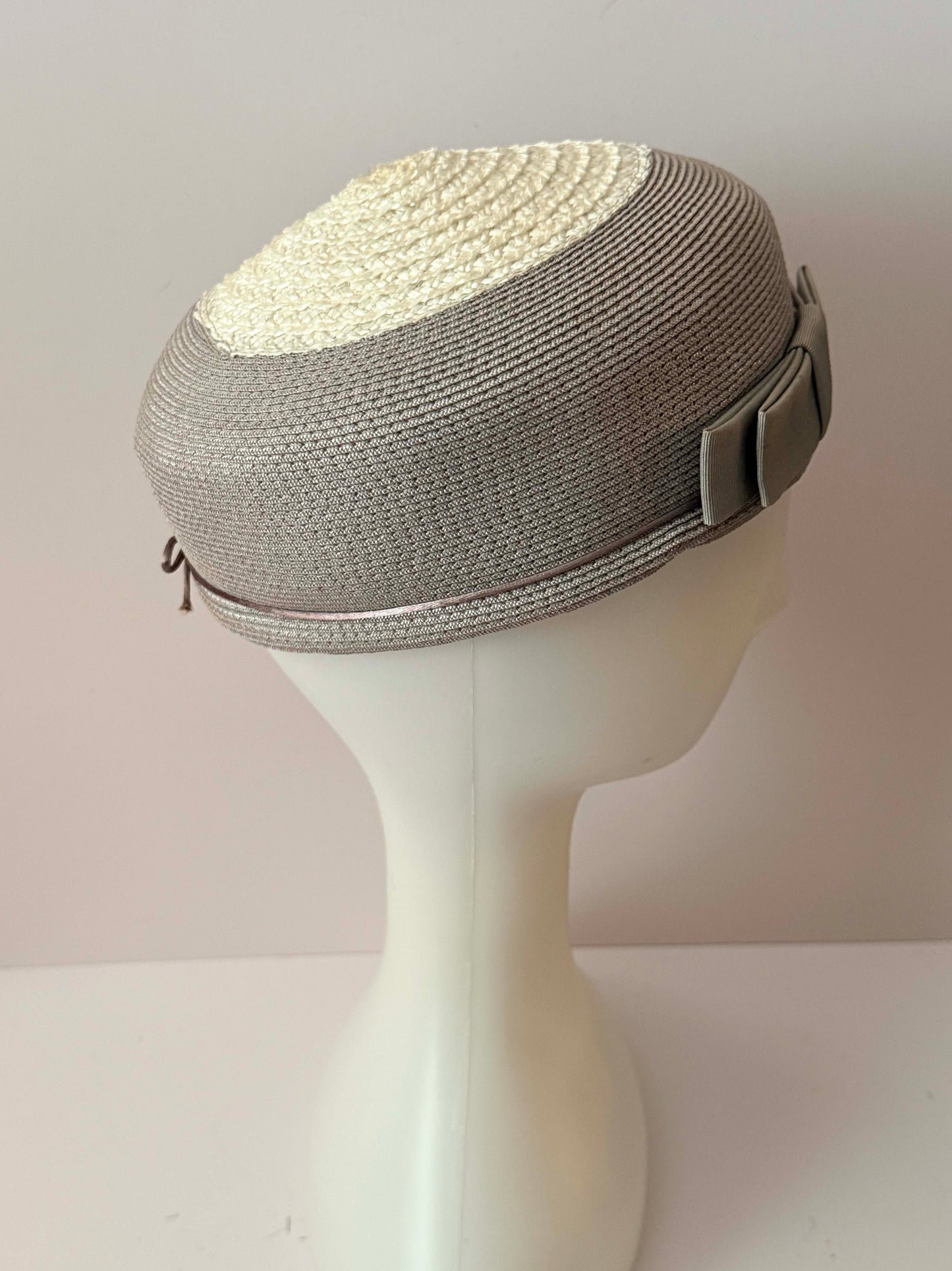 Vintage 1950s Ivory & Taupe Straw Pillbox Hat / Two-Tone Woven Summer Hat with Grosgrain Bow