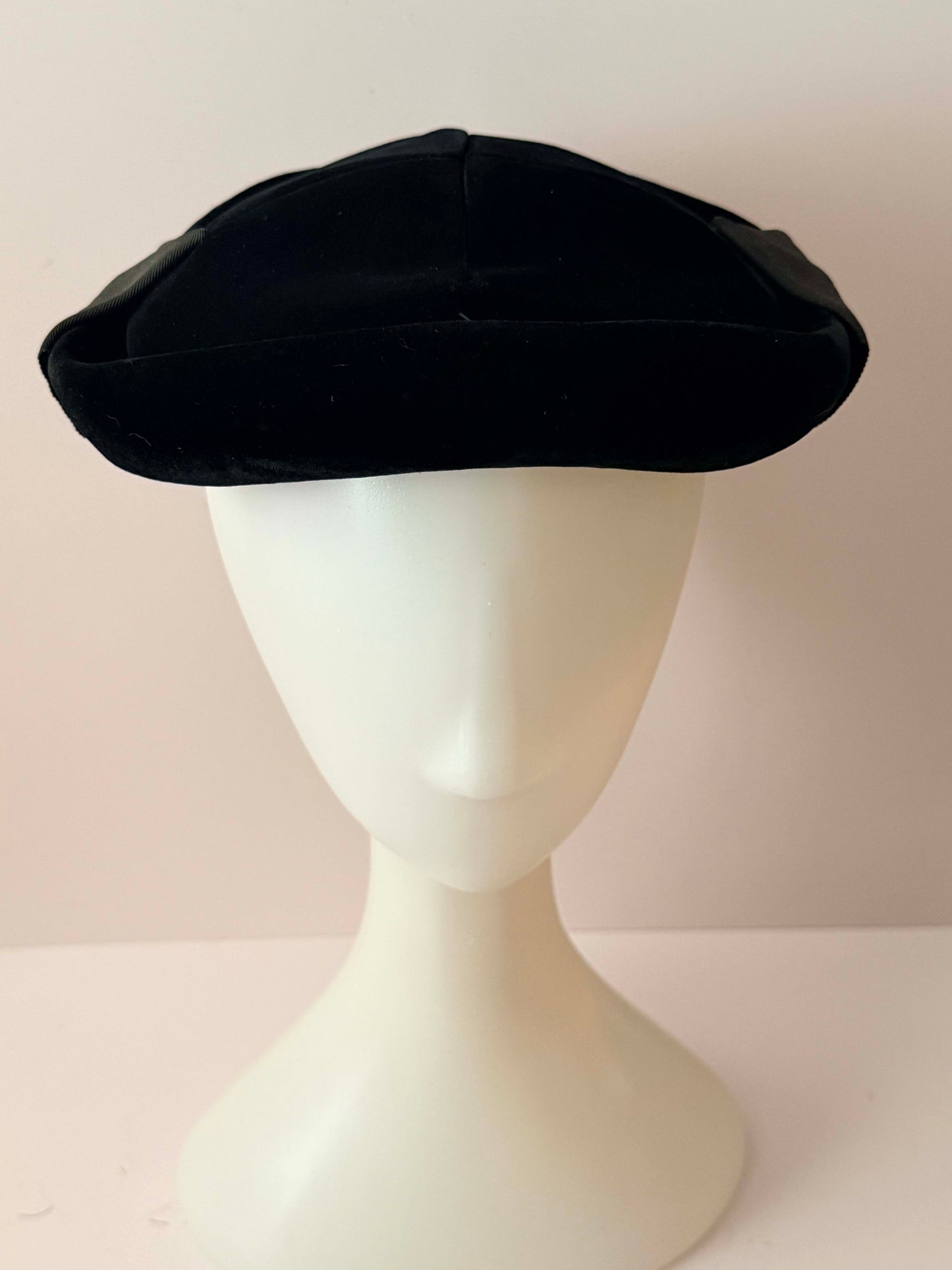 Vintage 1950s Betmar Black Velvet Cocktail Hat / Sculptural Tilt Hat with Grosgrain Ribbon Detail