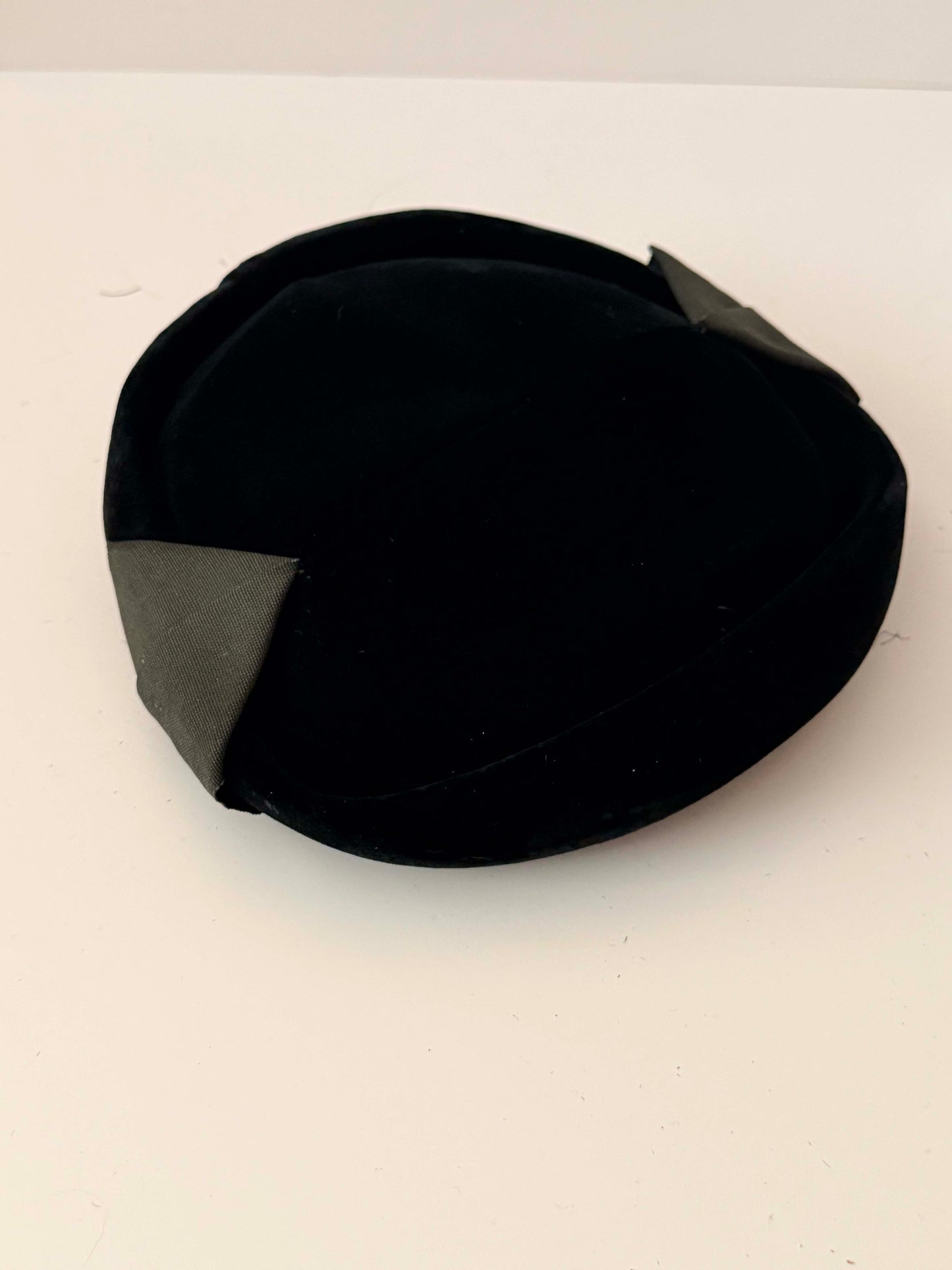 Vintage 1950s Betmar Black Velvet Cocktail Hat / Sculptural Tilt Hat with Grosgrain Ribbon Detail