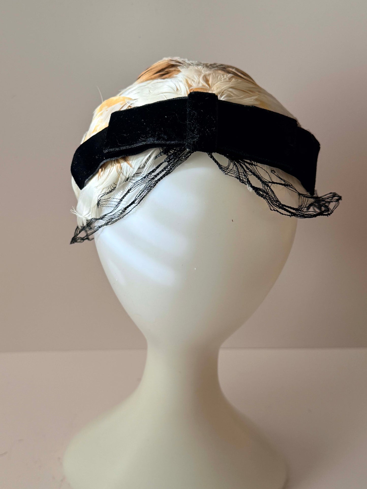 Vintage 1940s Feather Fascinator Hat with Veil / Cream and Brown Feather Cocktail Hat / Birdcage Veil Bridal Headpiece