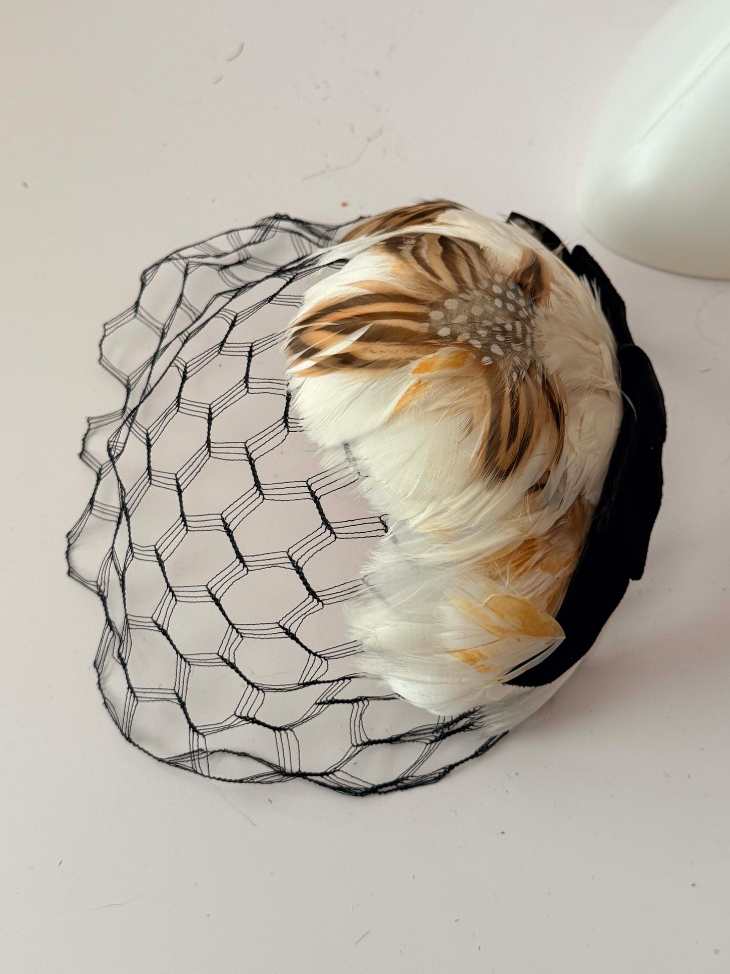 Vintage 1940s Feather Fascinator Hat with Veil / Cream and Brown Feather Cocktail Hat / Birdcage Veil Bridal Headpiece