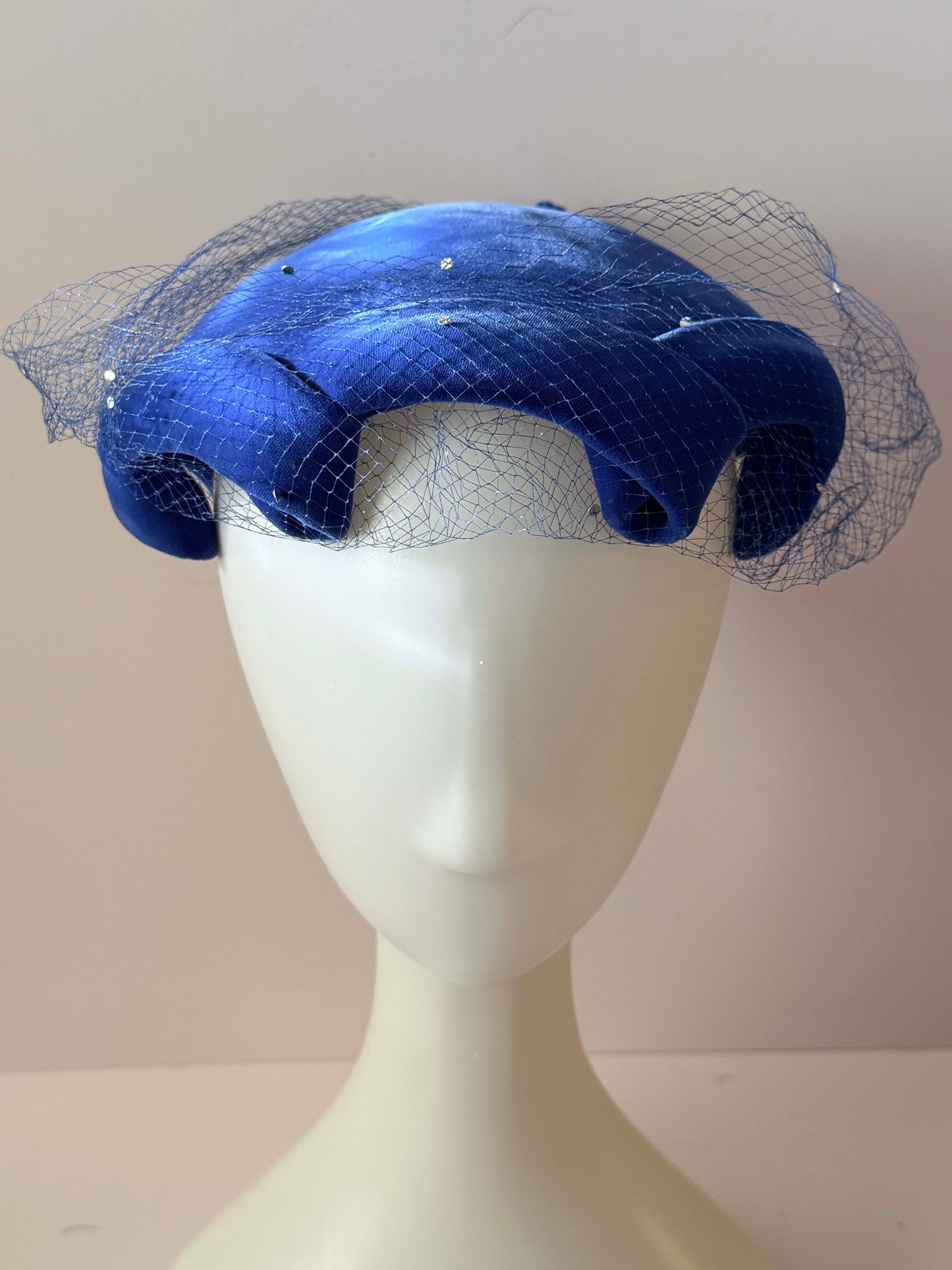 Vintage Amy New York Blue Velvet Halo Hat / Sculptural Veil Headpiece / 1950s Cocktail Hat