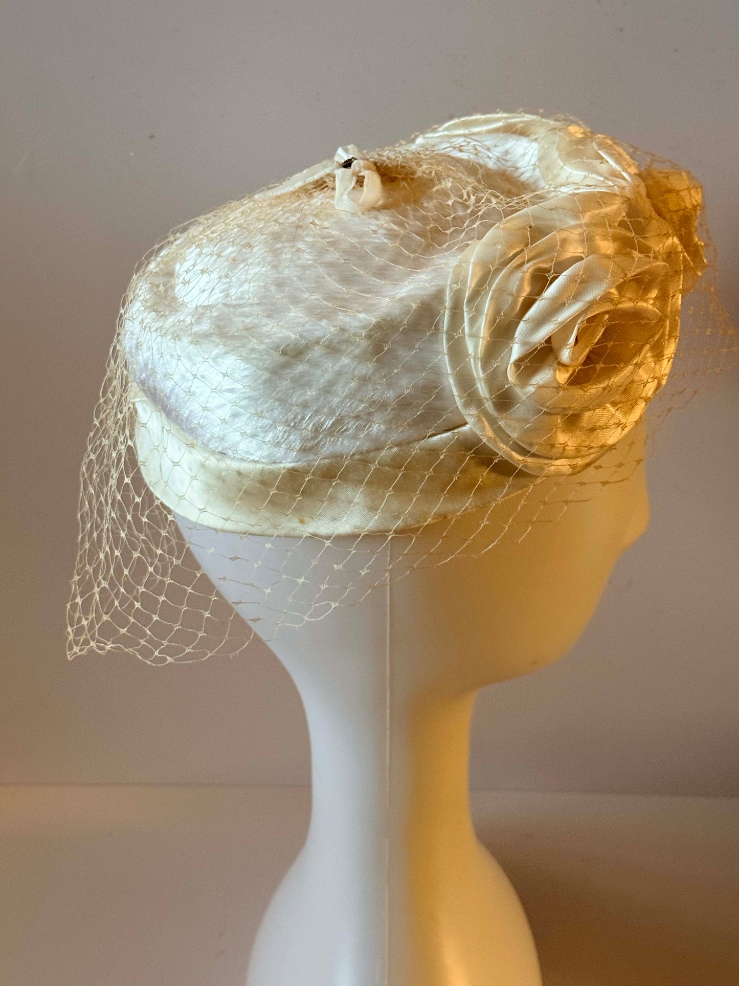 Vintage 1950s Ivory Satin Rose Pillbox Hat Veiled Bridal Hat Romantic Floral Headpiece Mid Century Wedding Hat Juliet Cap Style